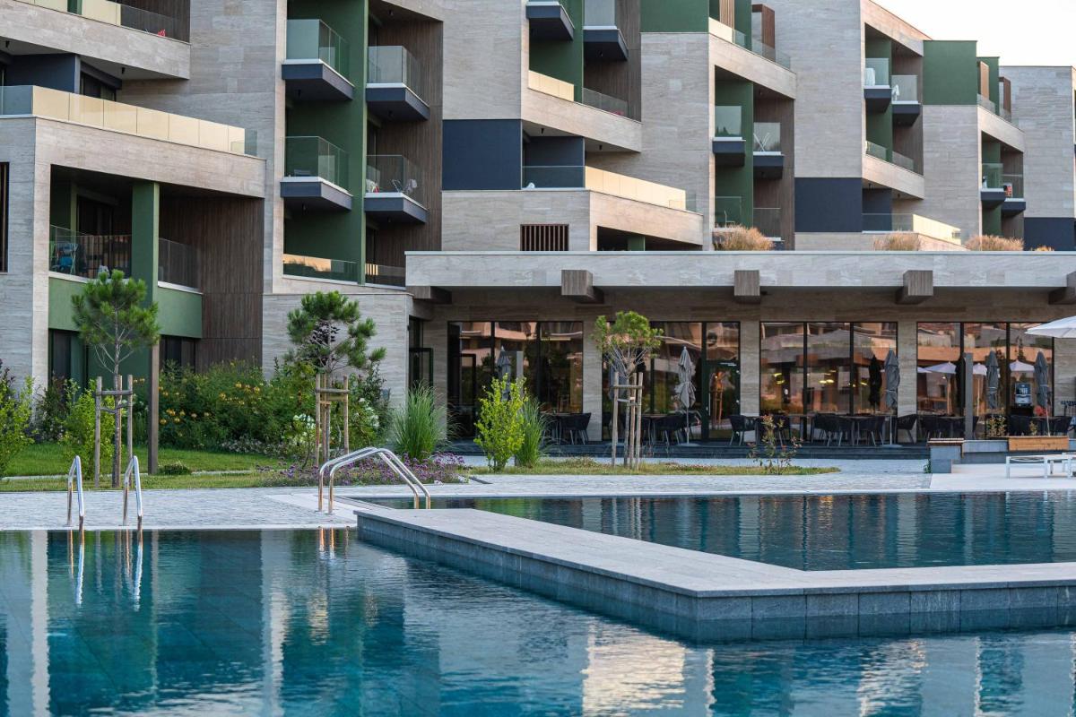 Hotel HVD Reina del Mar - Premium Spa Service & Free Parking - Image 1