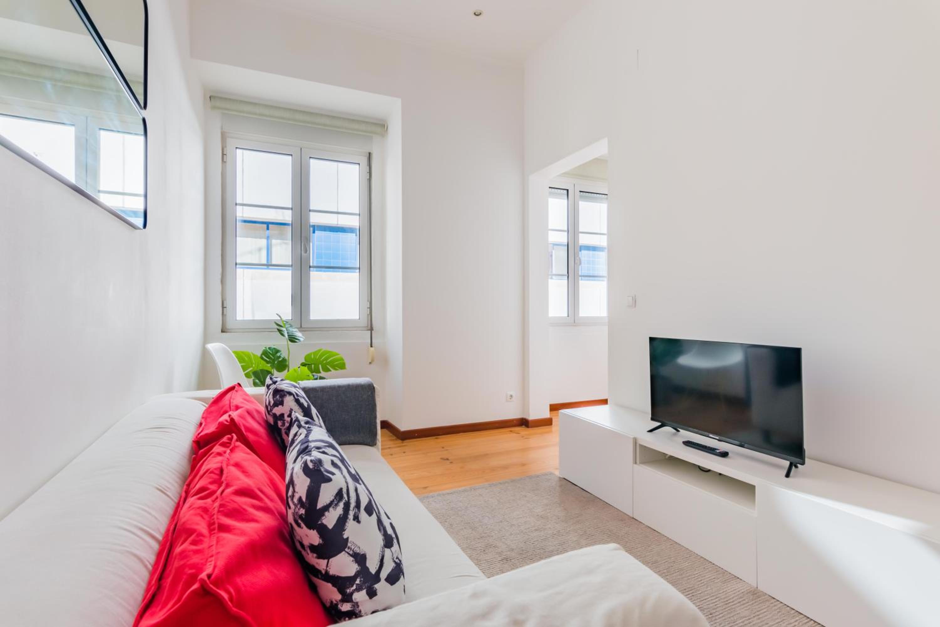 LX Urban Living, 2BR Apartment view 5