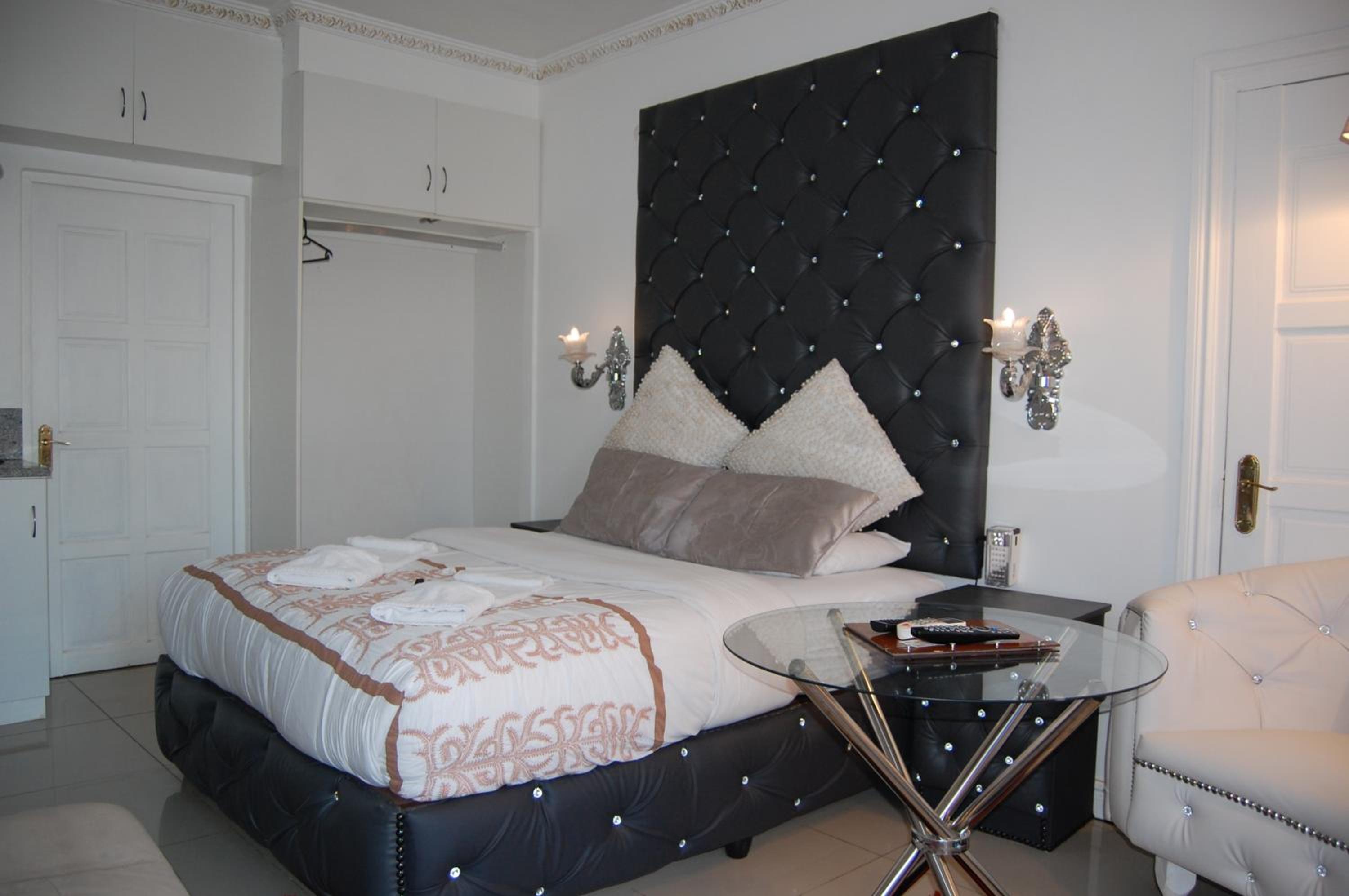 RJs Guesthouse
