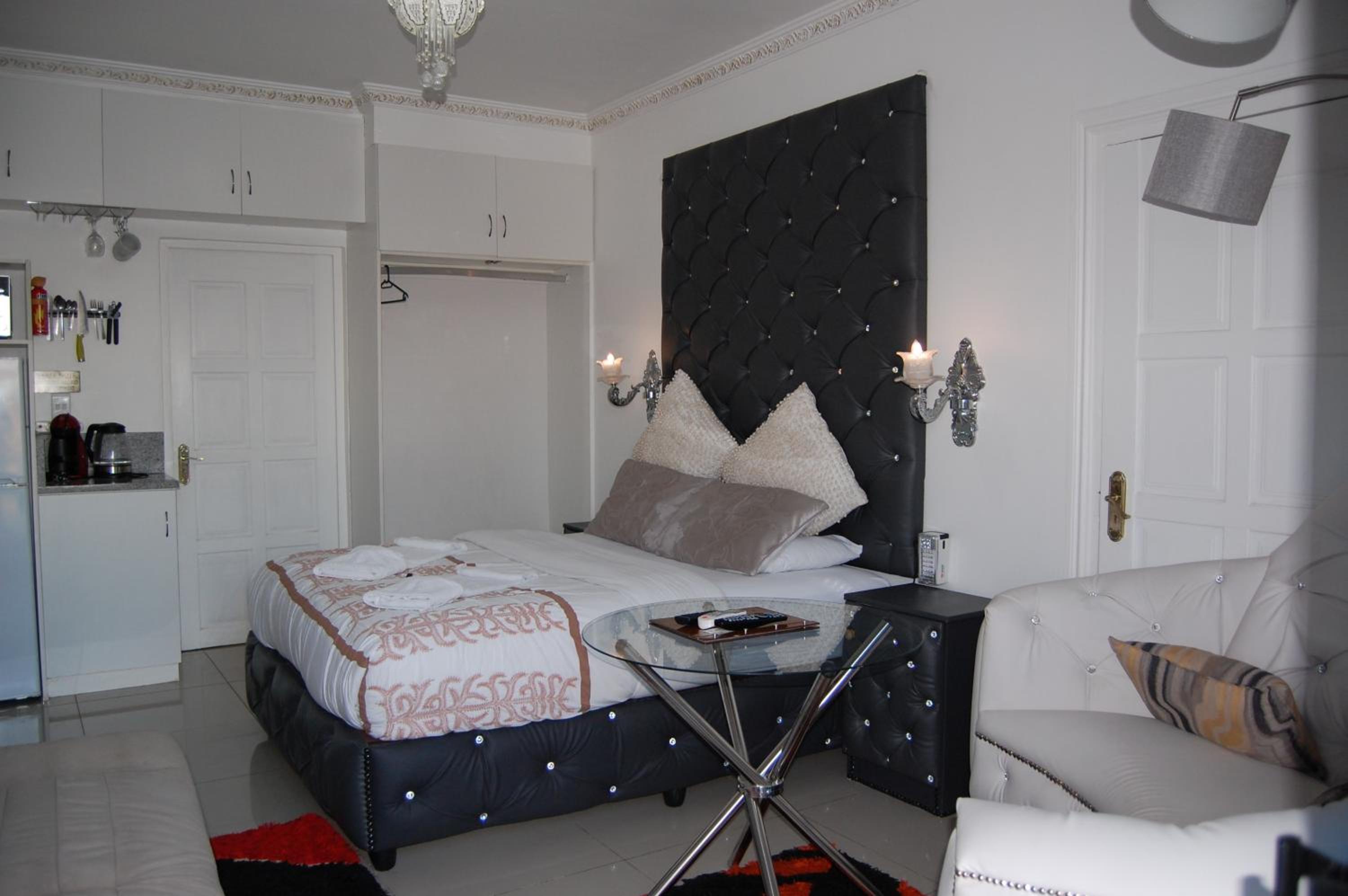 RJs Guesthouse