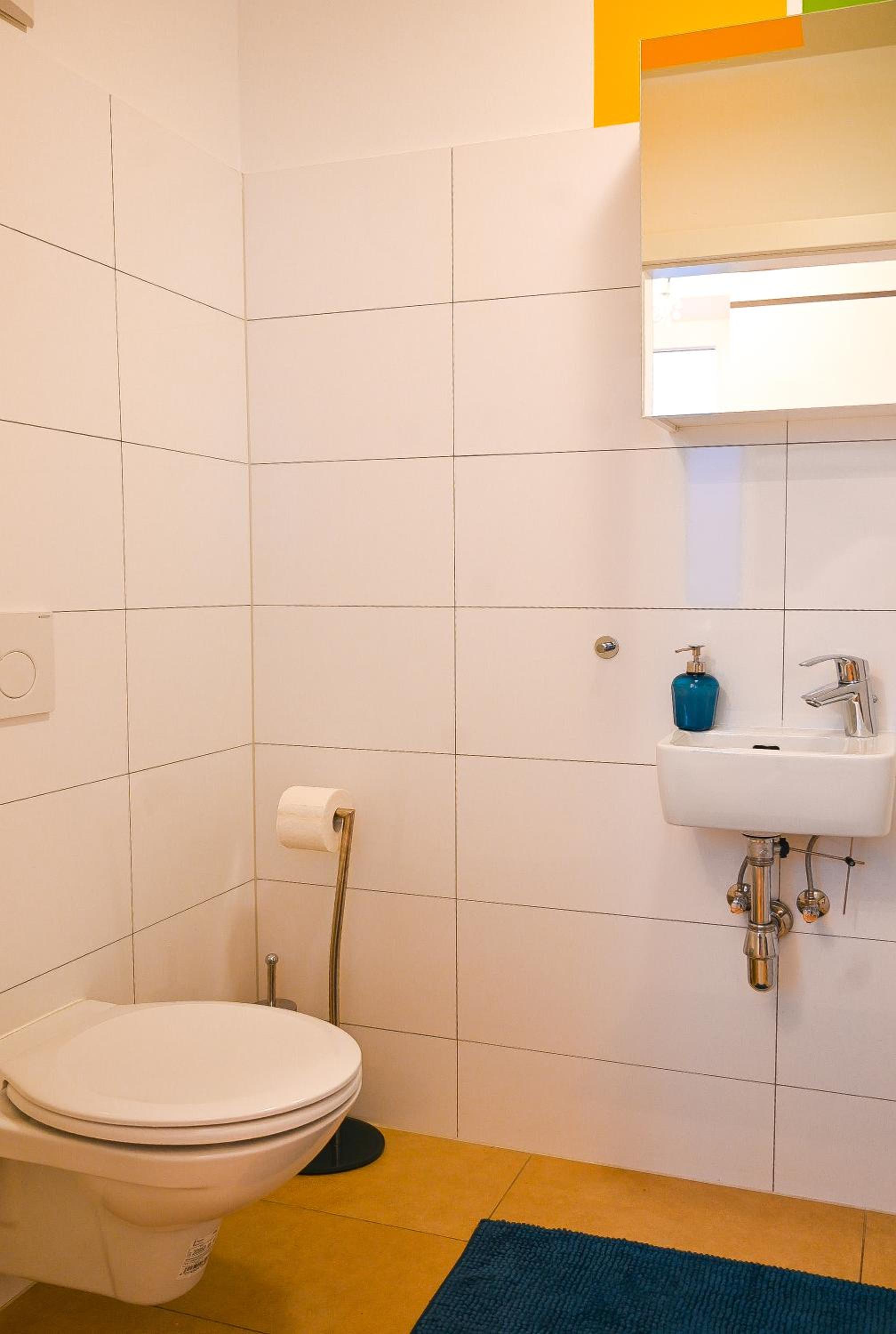 3BR Apartment with Balcony near Naschmarkt City Center