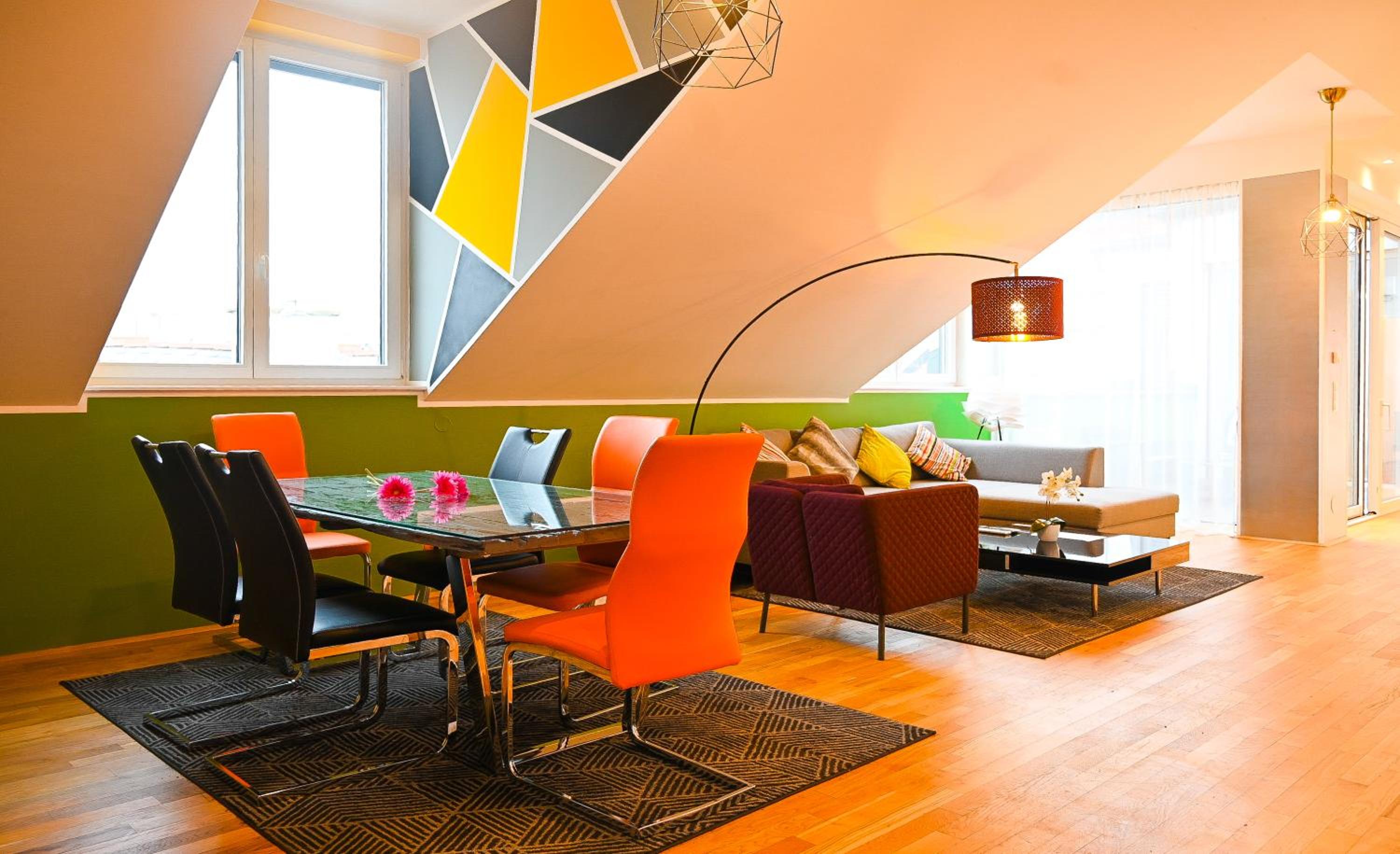3BR Apartment with Balcony near Naschmarkt City Center