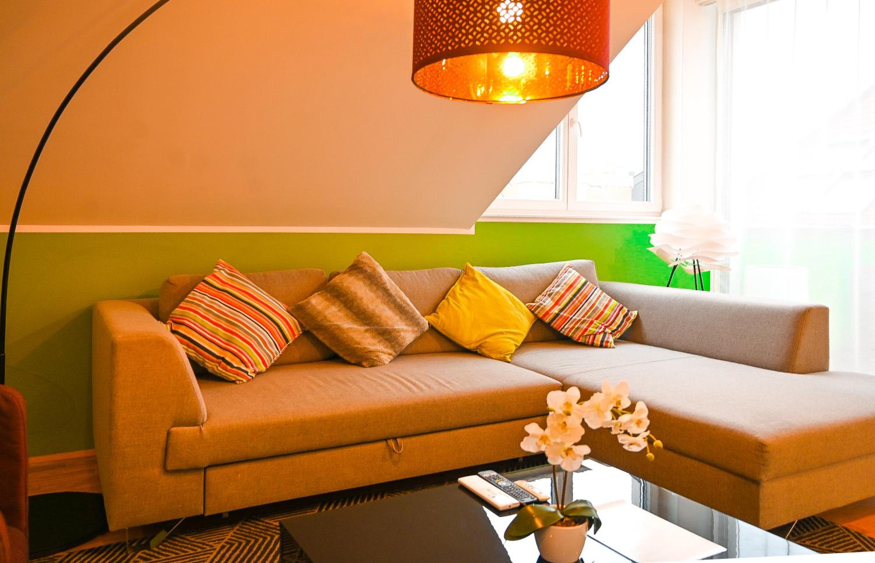 3BR Apartment with Balcony near Naschmarkt City Center