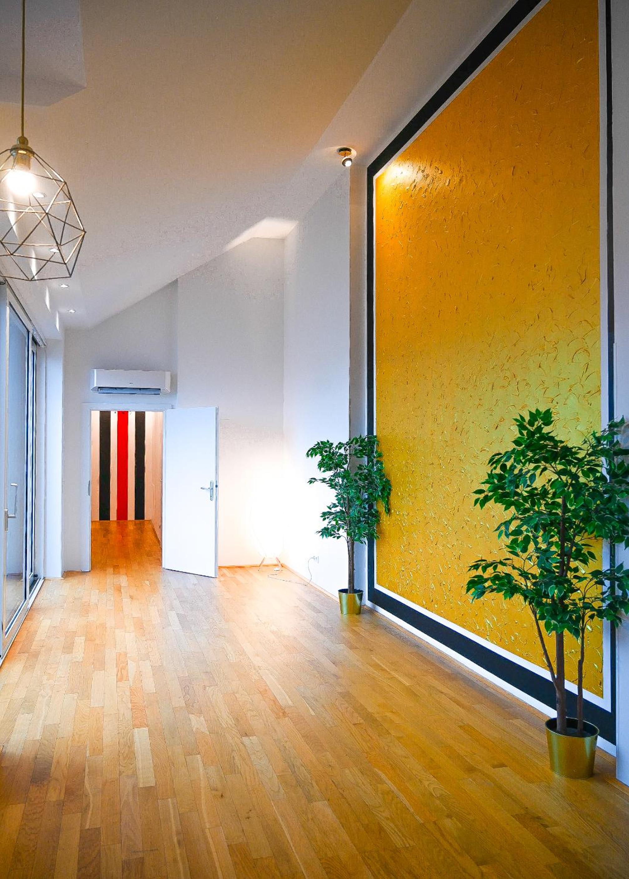 3BR Apartment with Balcony near Naschmarkt City Center