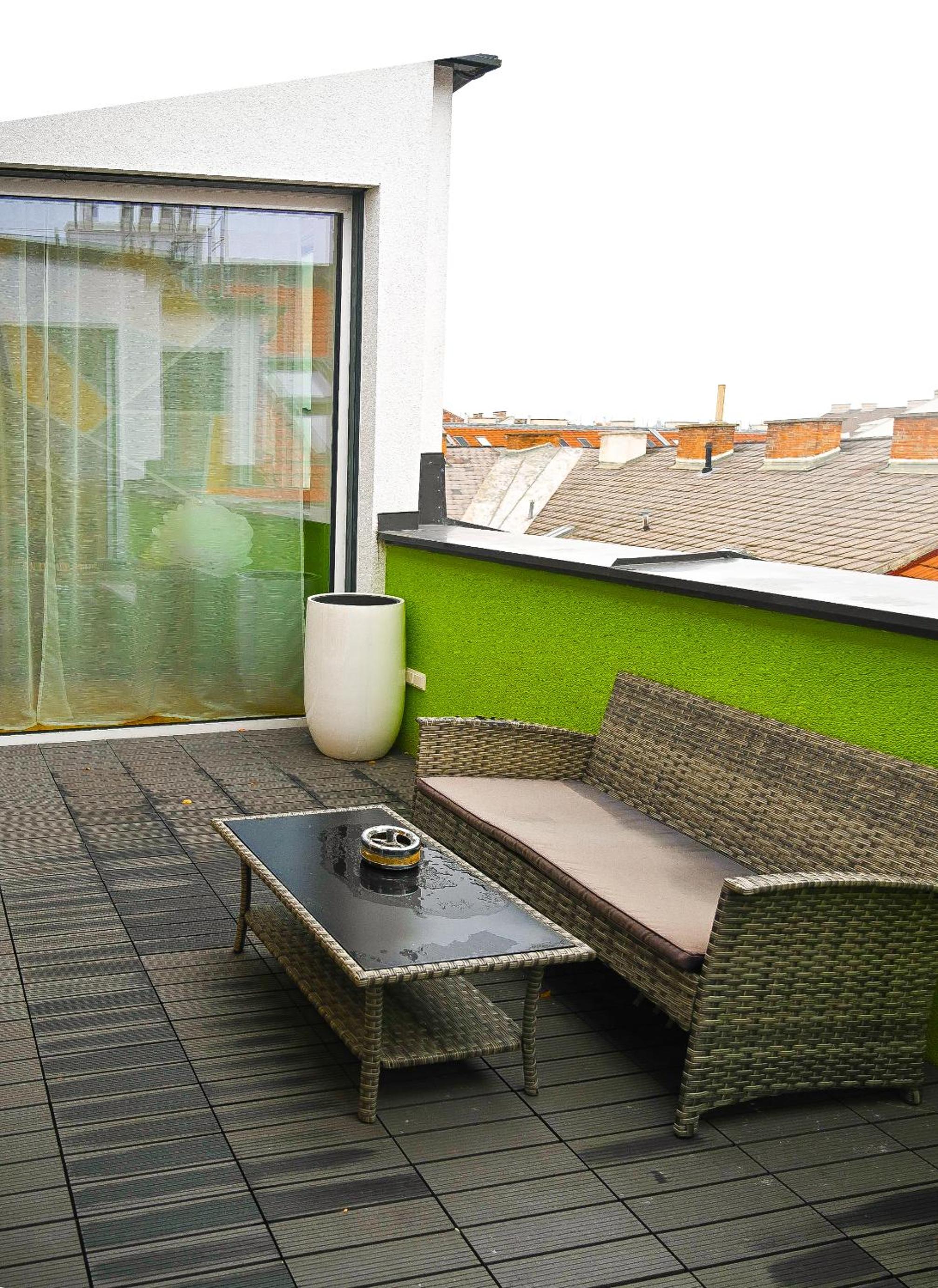 3BR Apartment with Balcony near Naschmarkt City Center