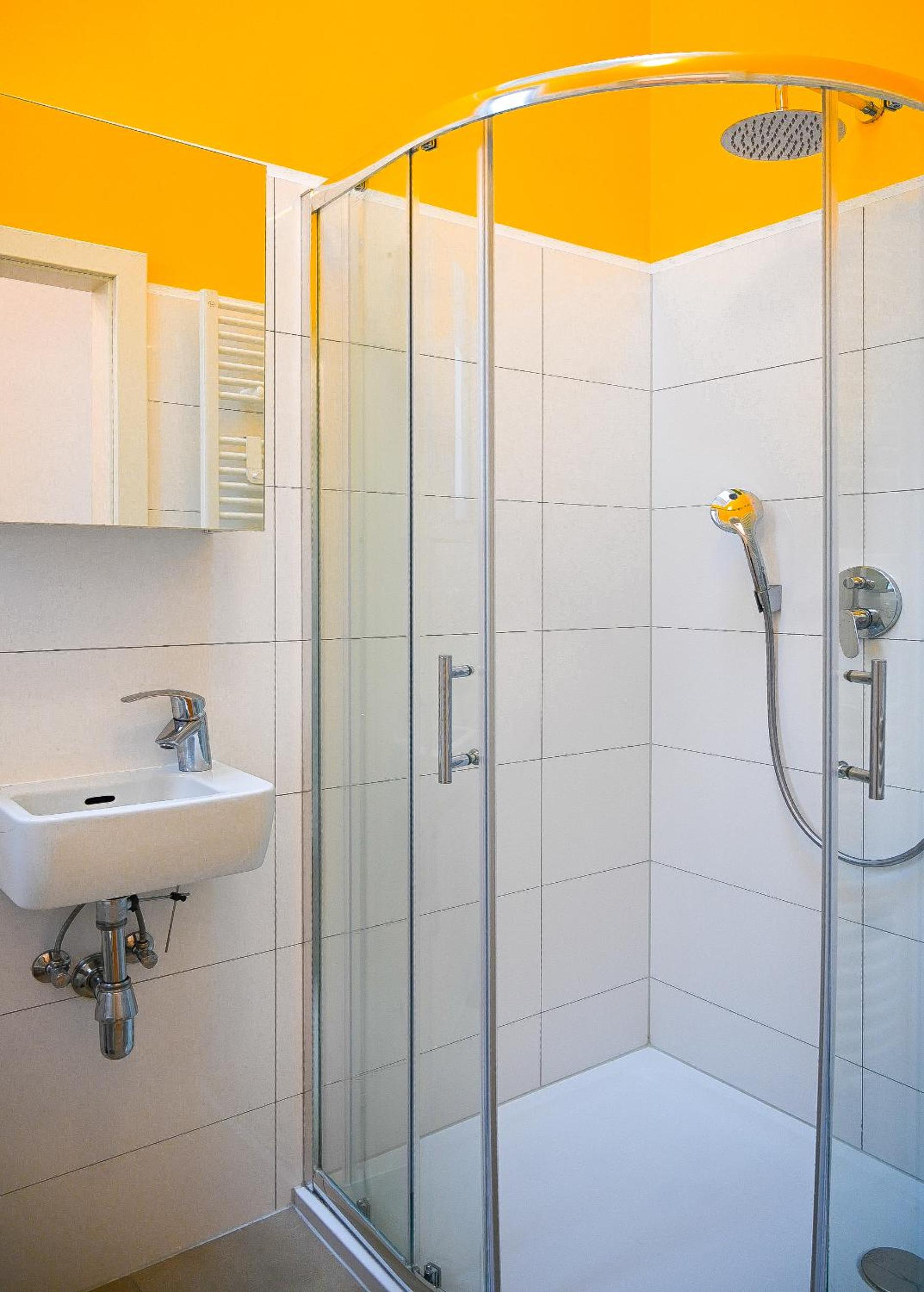 3BR Apartment with Balcony near Naschmarkt City Center