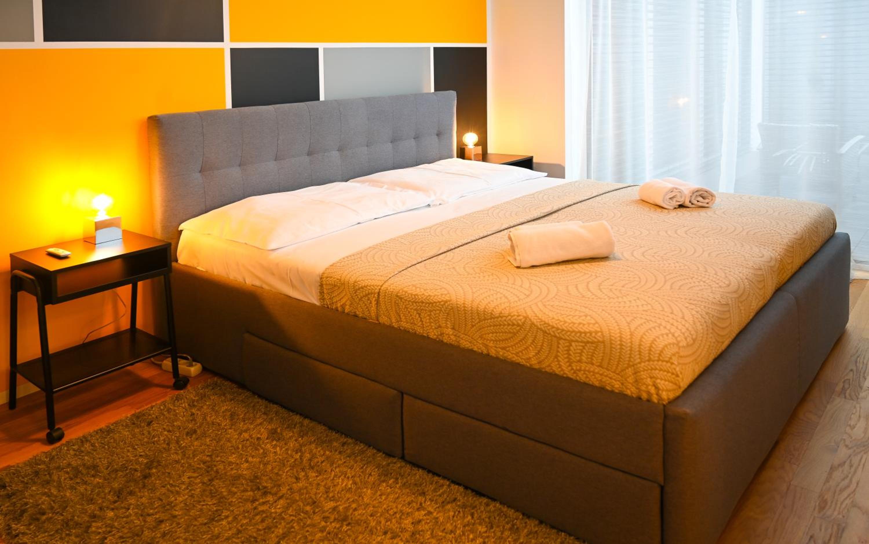 3BR Apartment with Balcony near Naschmarkt City Center