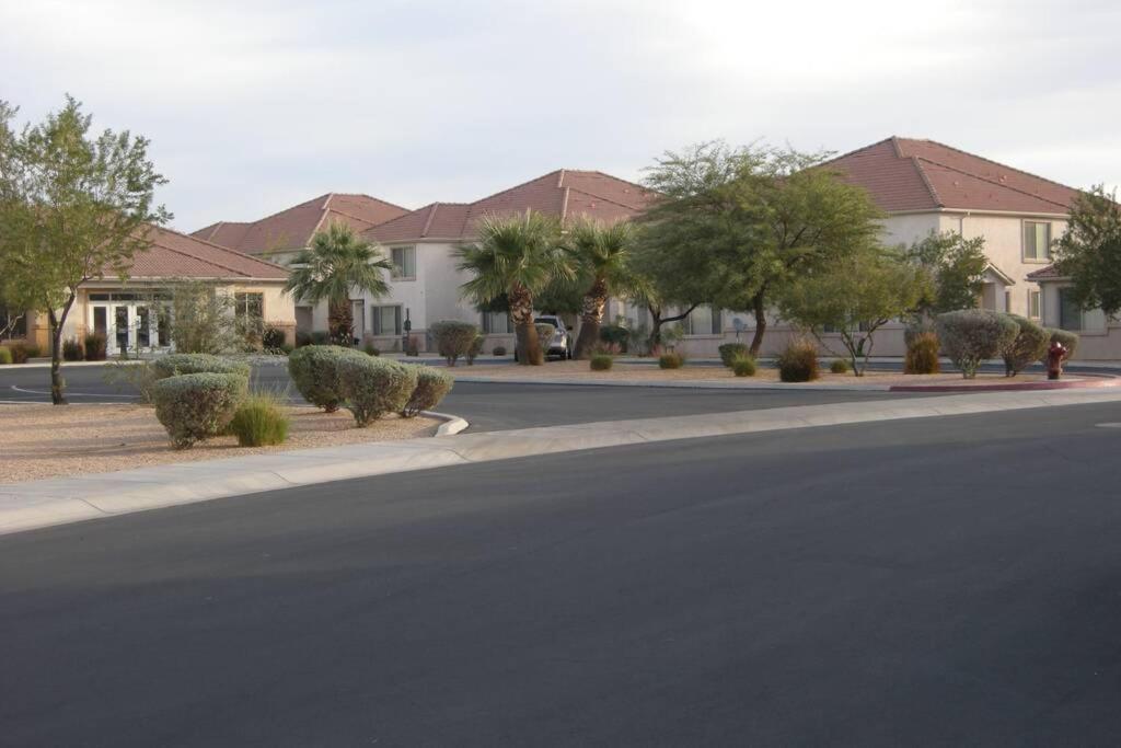 Mesquite Vacations - Mesquite Nevada Vacation Rental - Ground Level and double car garage - Property Image 4
