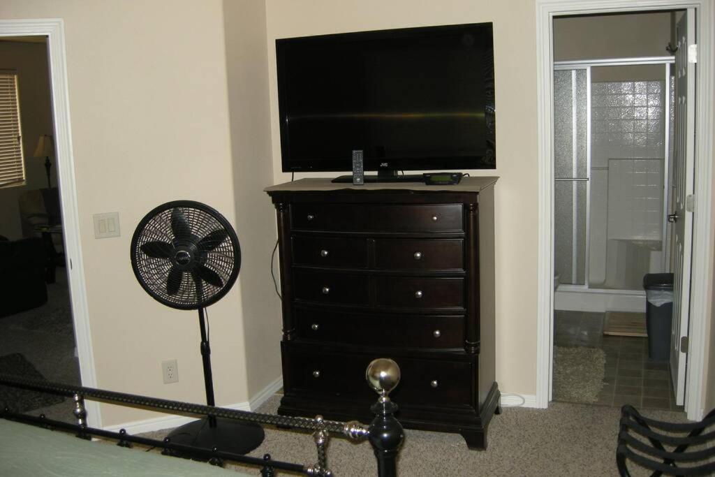Mesquite Nevada Vacation Rental - Ground Level and double car garage - Property Image 8