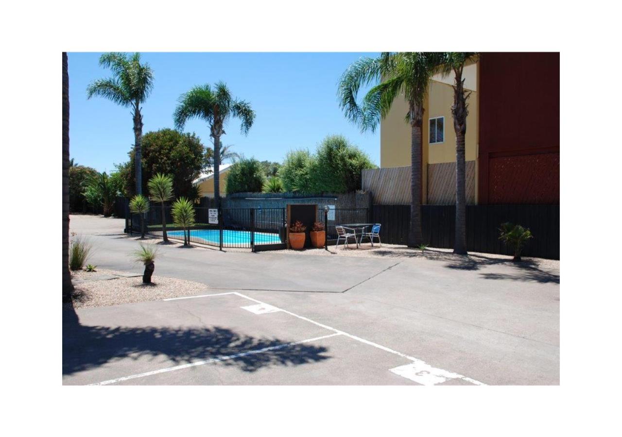 Cunningham Shore Motel