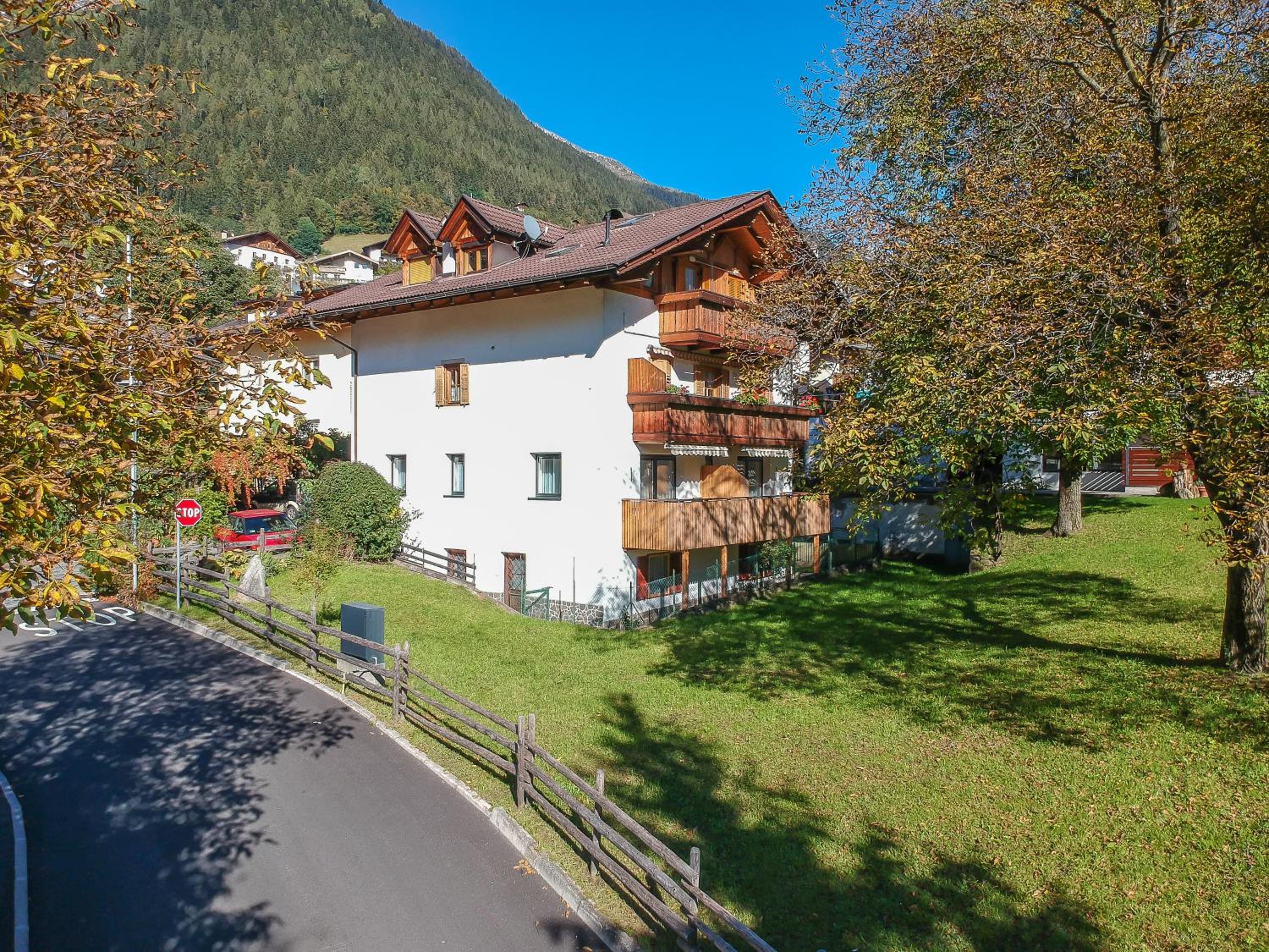 Apartments Hubertus - central St Leonhard - free parking - Netflix - PasseiertalCard included - hiking and biking from doorstep photo 1
