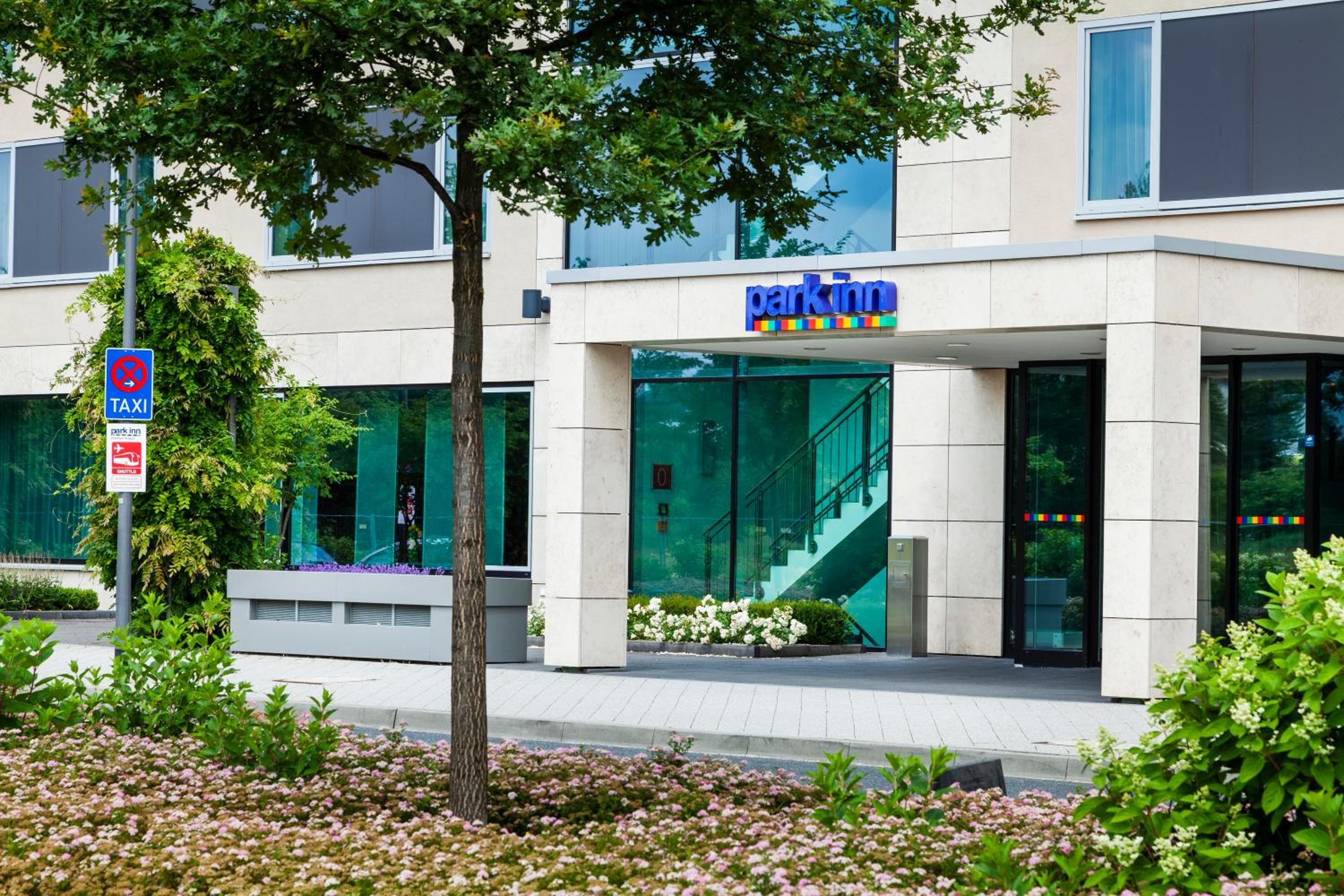 Park Inn by Radisson Frankfurt Airport - Property Image 9