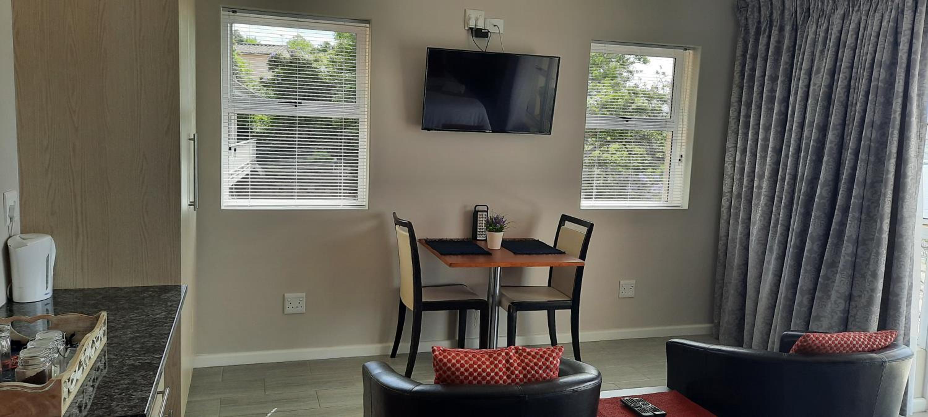 Phoenix Lodge and Waterside Accommodation