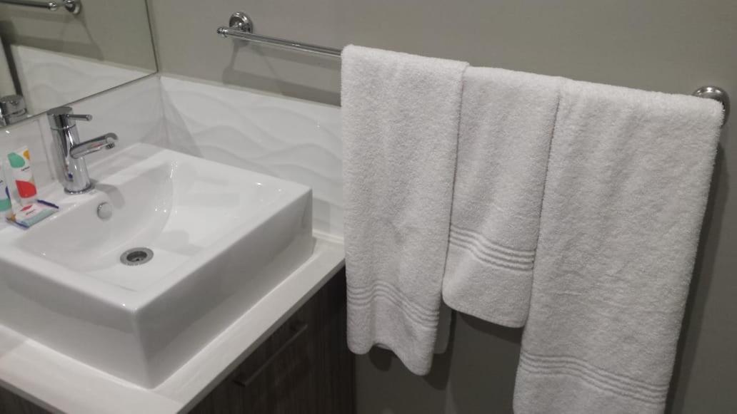 One Perfect Stay Median Rosebank