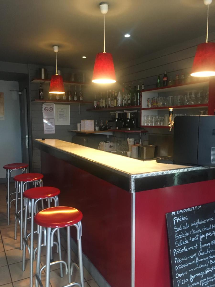 bar