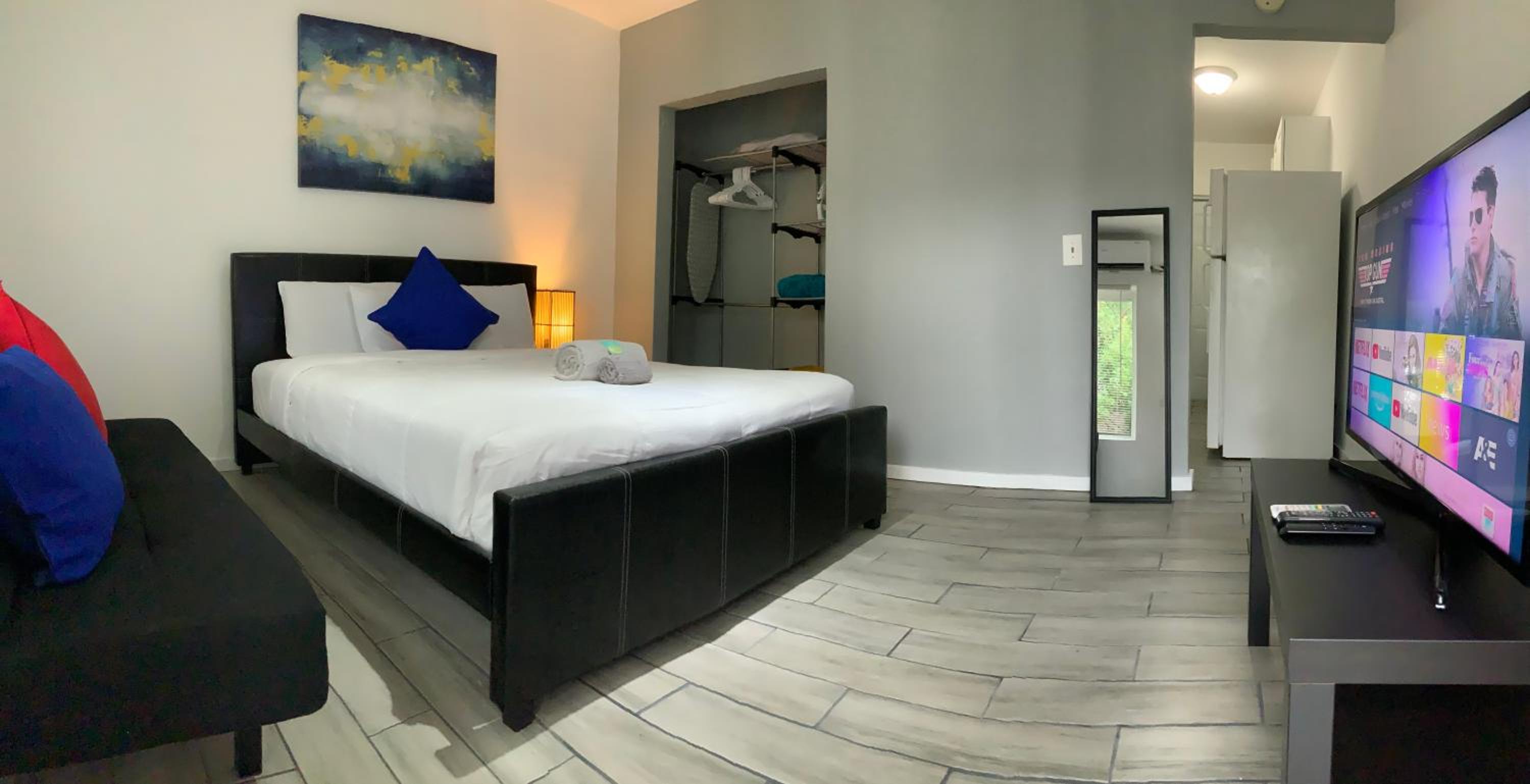 Adorable private apartments in the Heart of Miami!