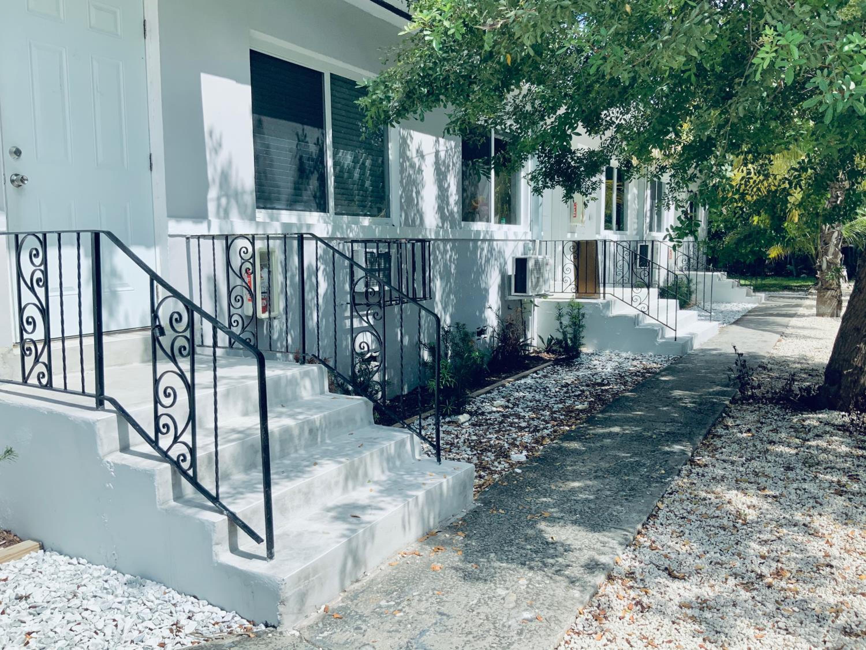 Adorable private apartments in the Heart of Miami!