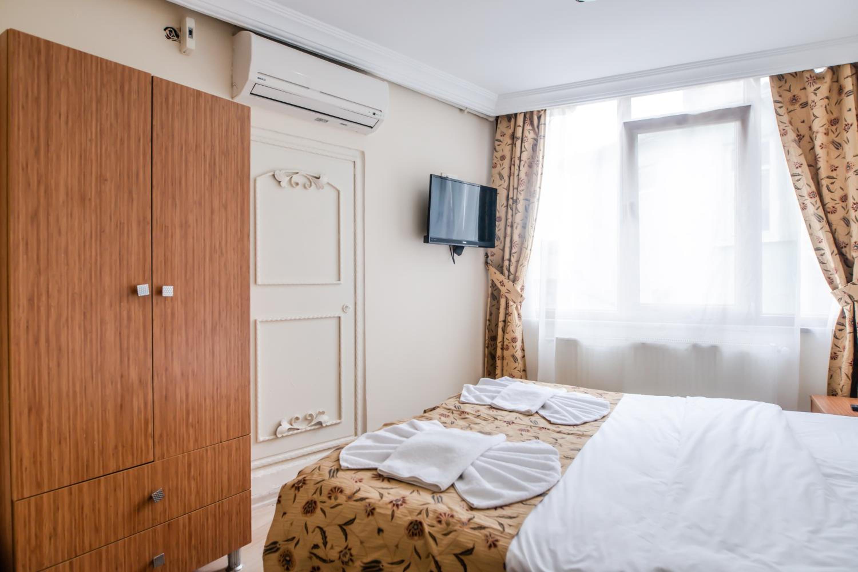 Camelot Apartment