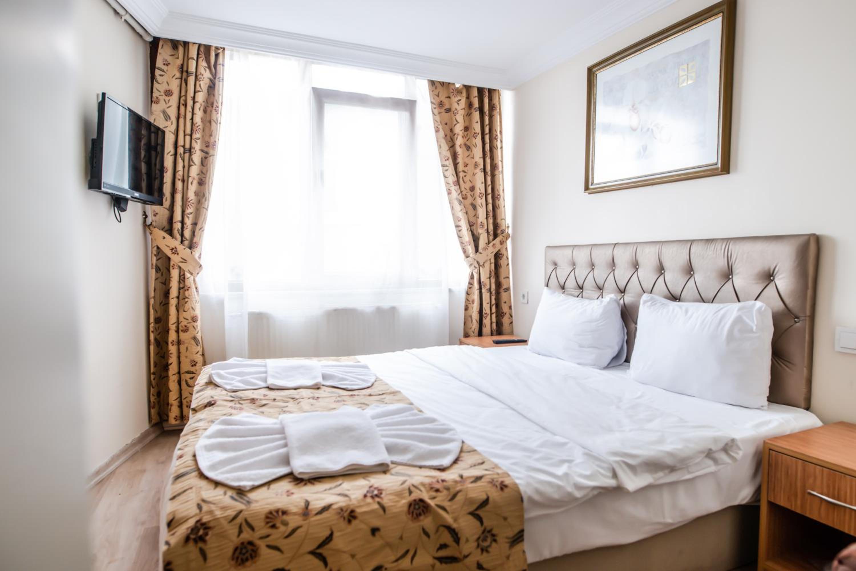 Camelot Apartment