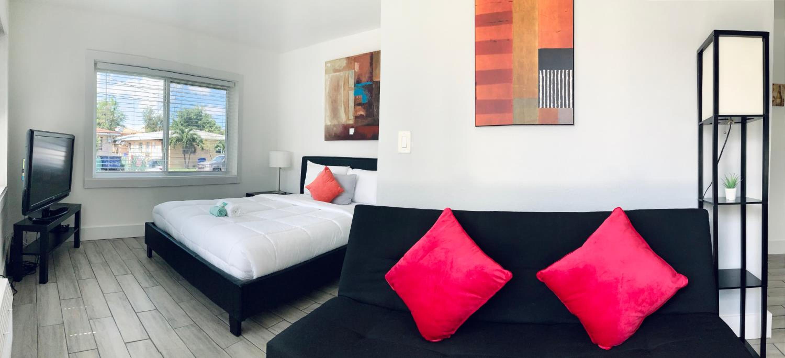 Adorable private apartments in the Heart of Miami!