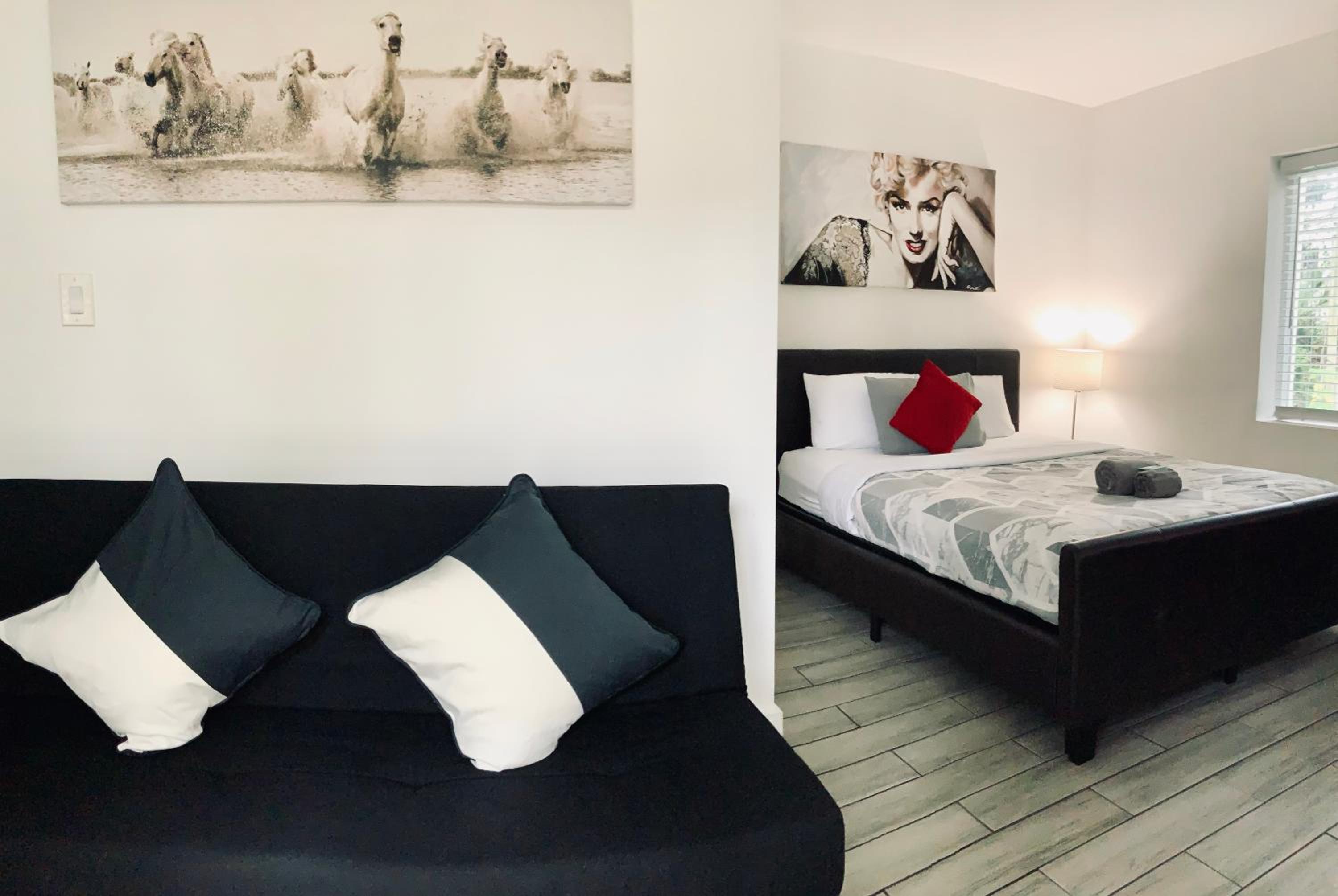 Adorable private apartments in the Heart of Miami!