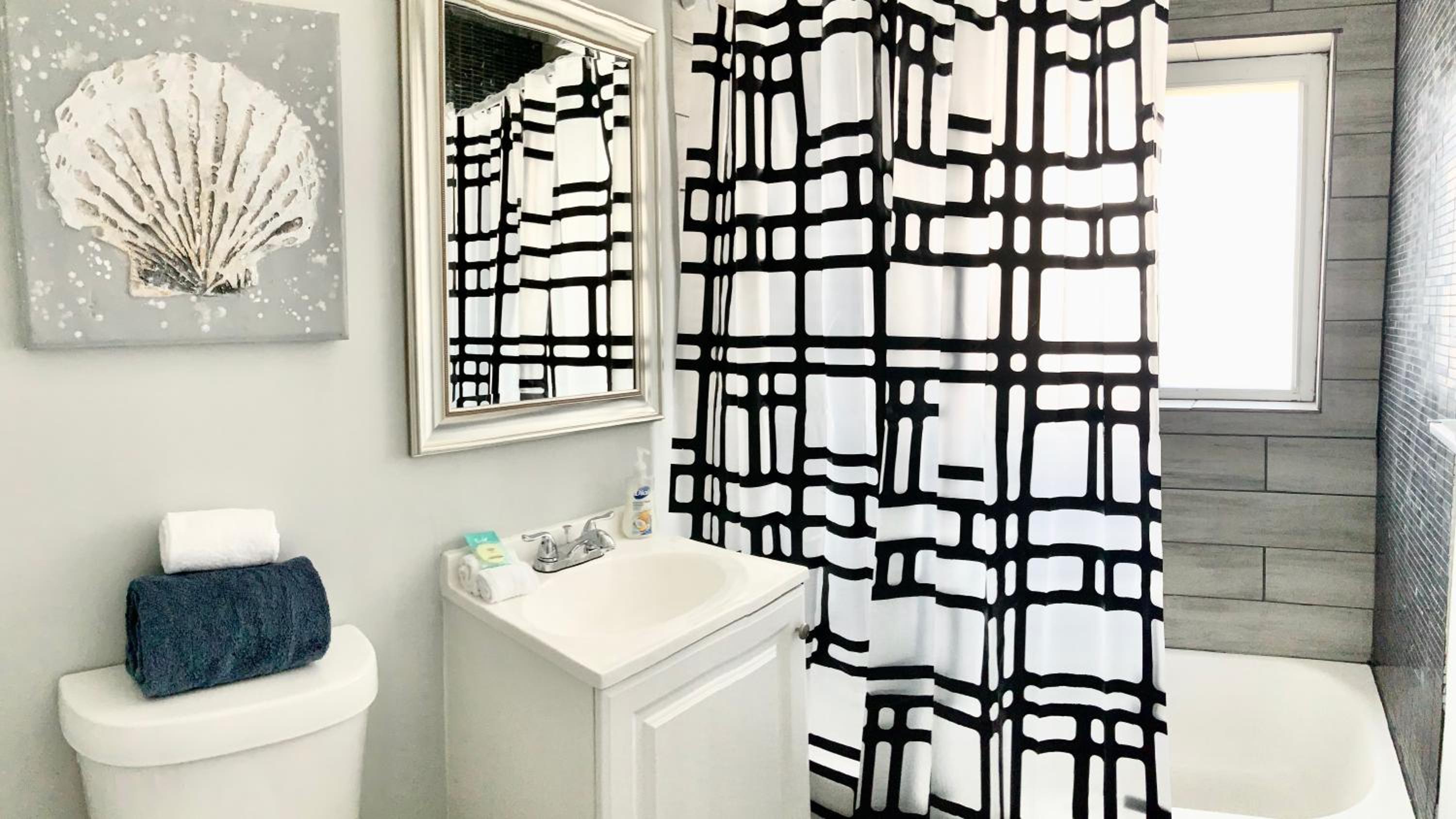 Adorable private apartments in the Heart of Miami!