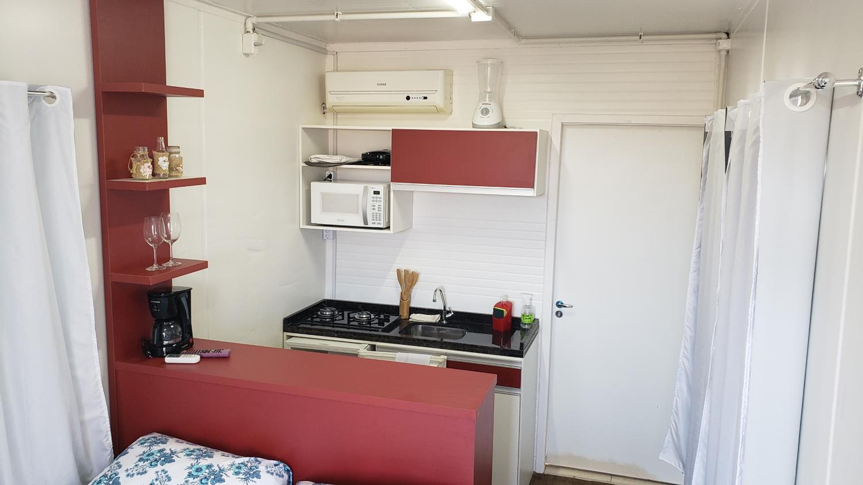 Hindu Box Containers e Cabanas