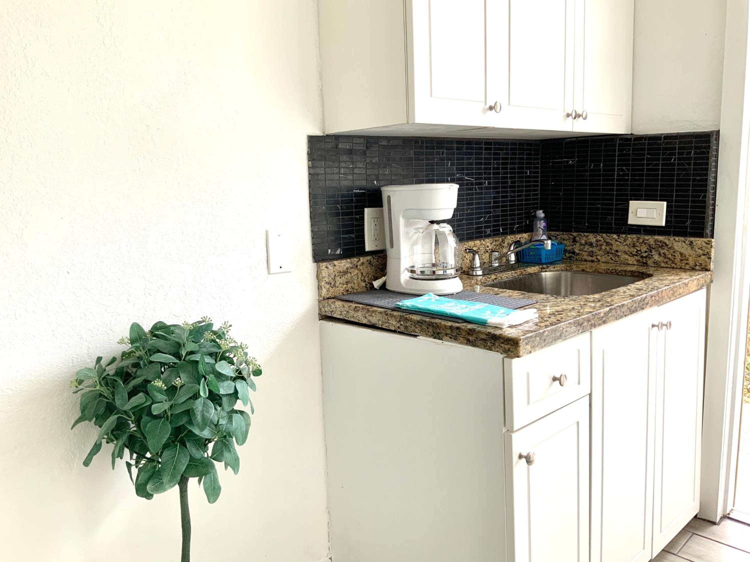 Adorable private apartments in the Heart of Miami!