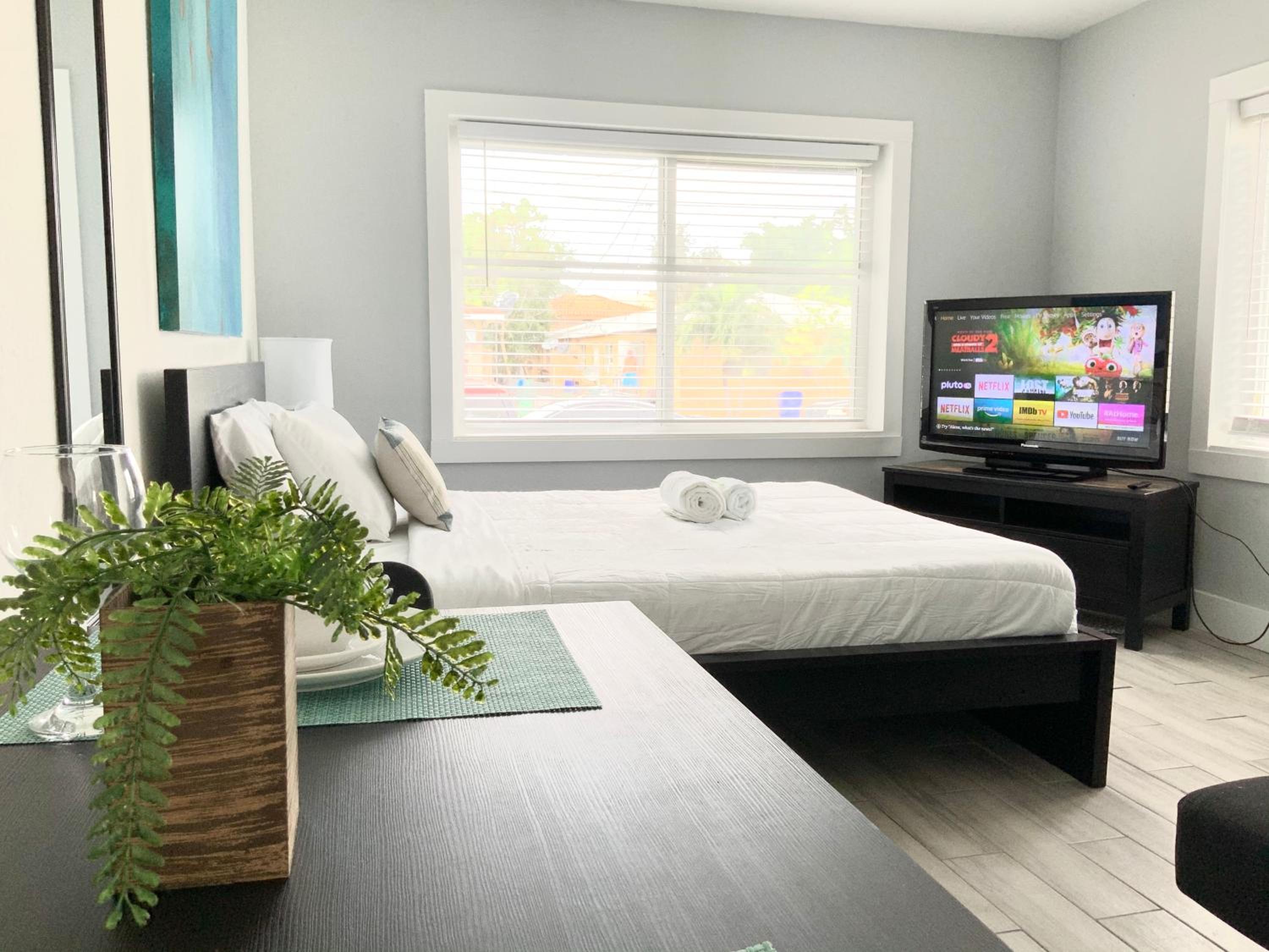 Adorable private apartments in the Heart of Miami!