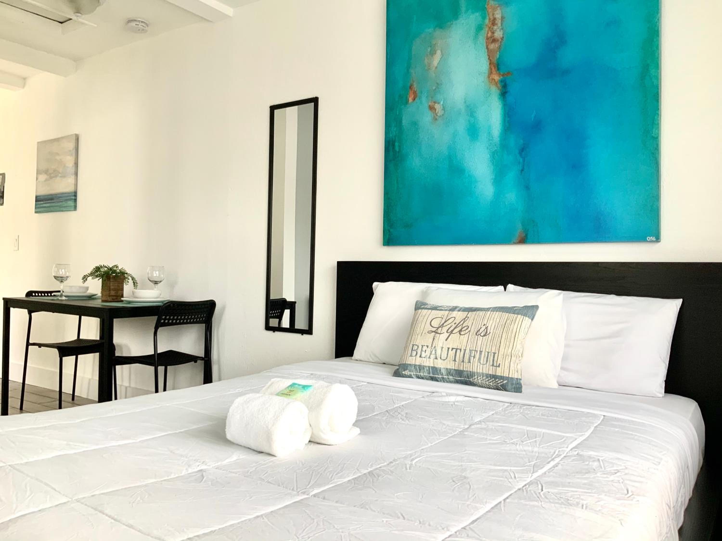 Adorable private apartments in the Heart of Miami!