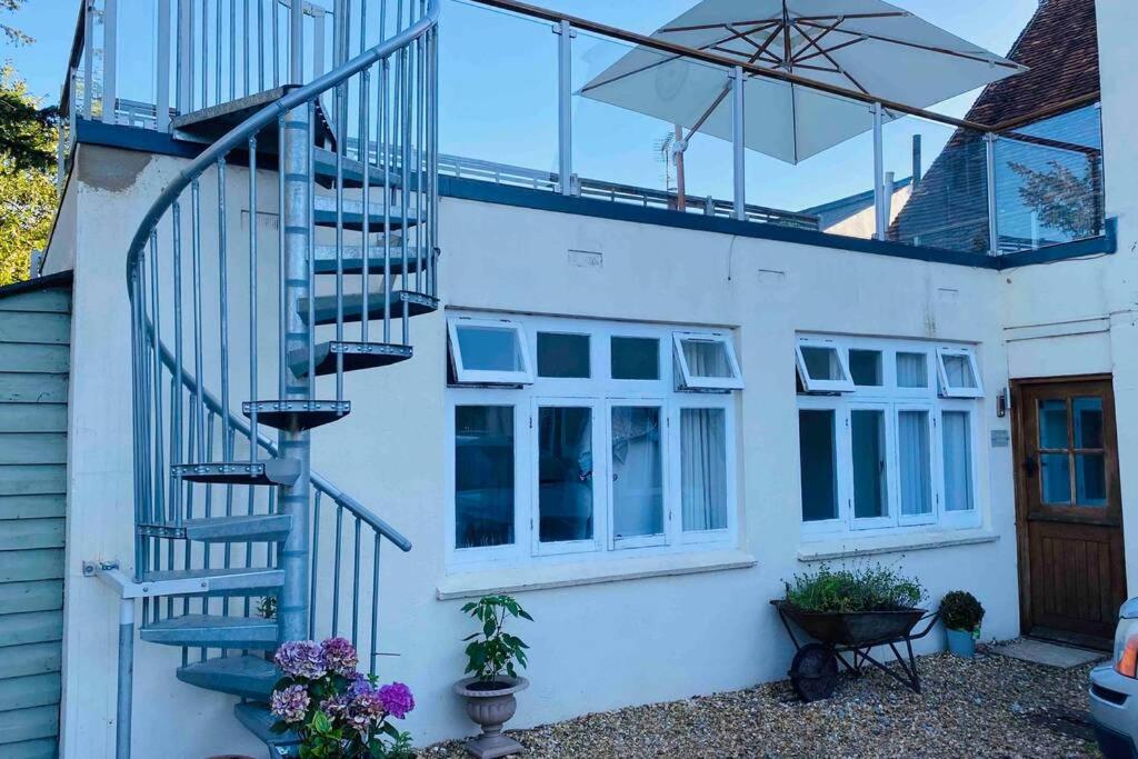 Basingstoke Vacations - Overton Annexe - Property Image 3