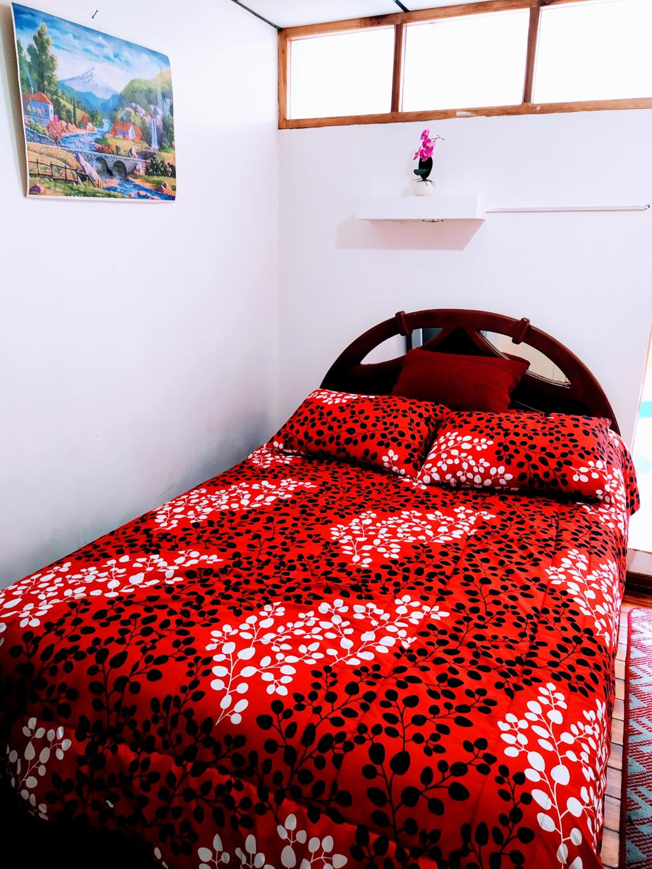 Hostal Latitud Ecuem