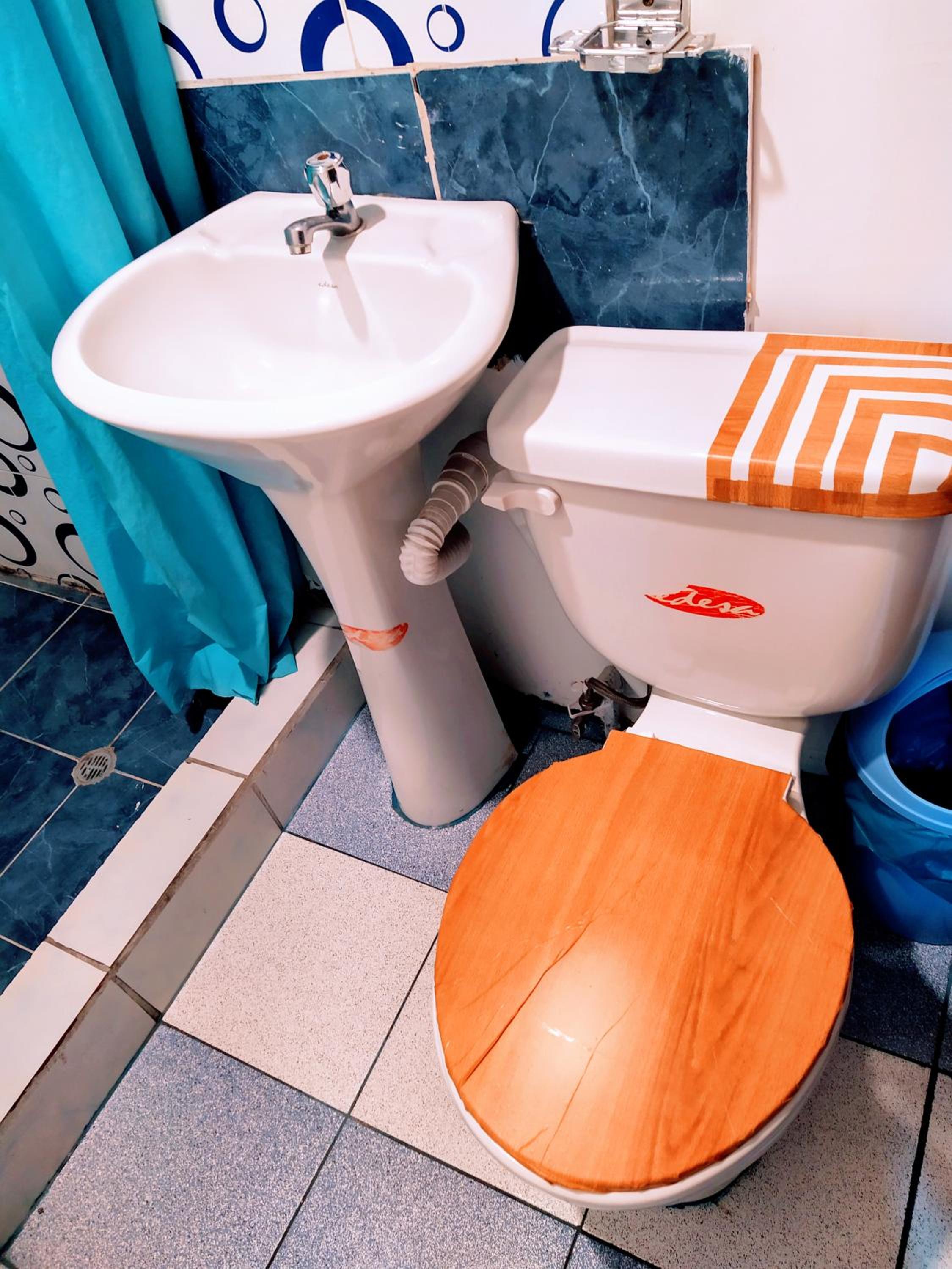 Hostal Latitud Ecuem