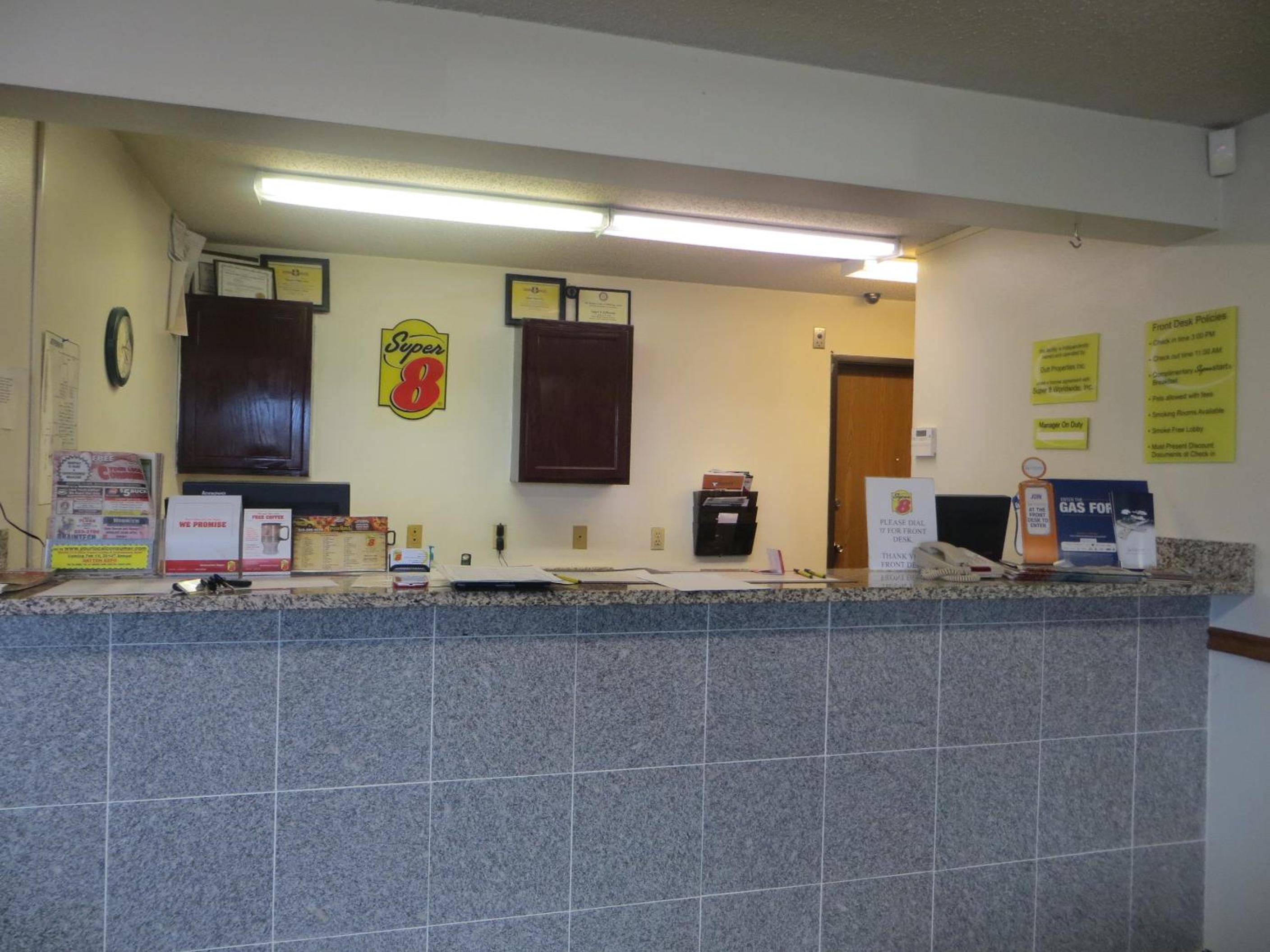 Super 8 by Wyndham Jefferson - Property Image 30