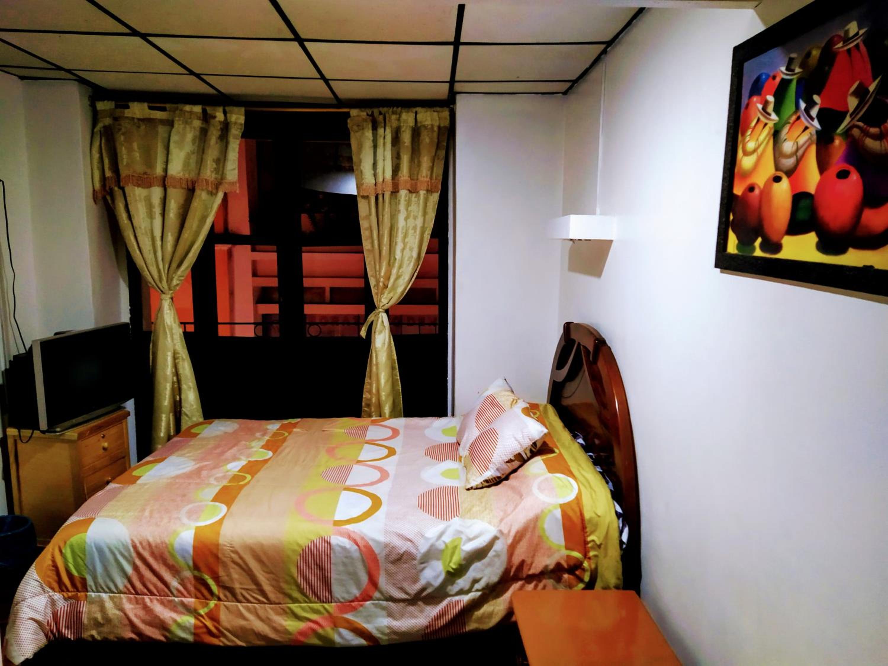 Hostal Latitud Ecuem