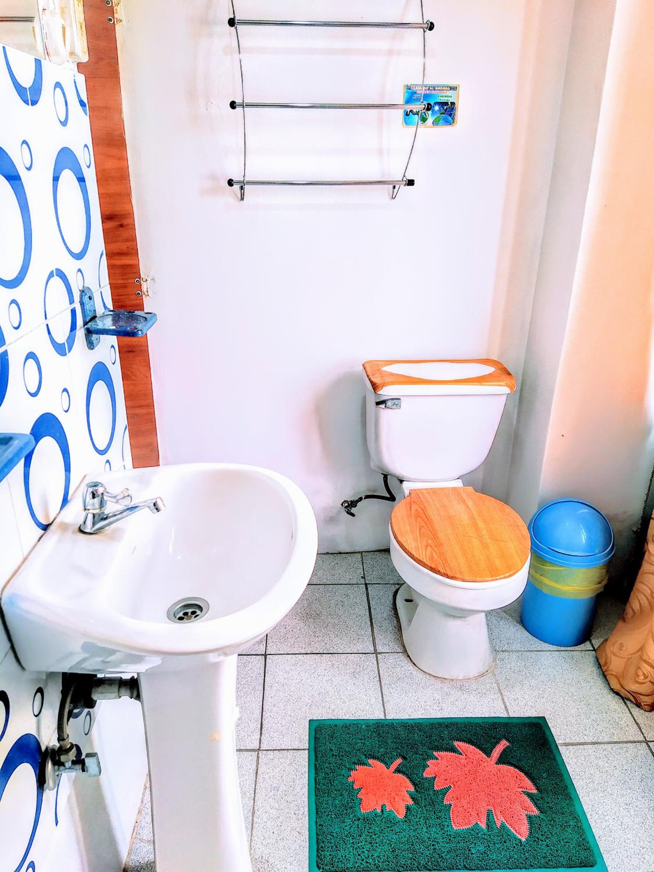 Hostal Latitud Ecuem