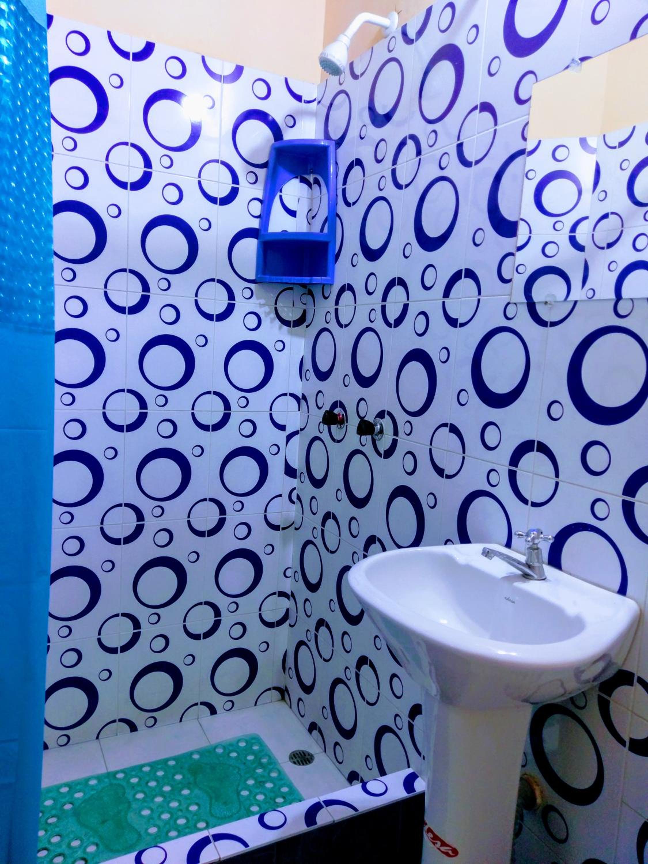 Hostal Latitud Ecuem