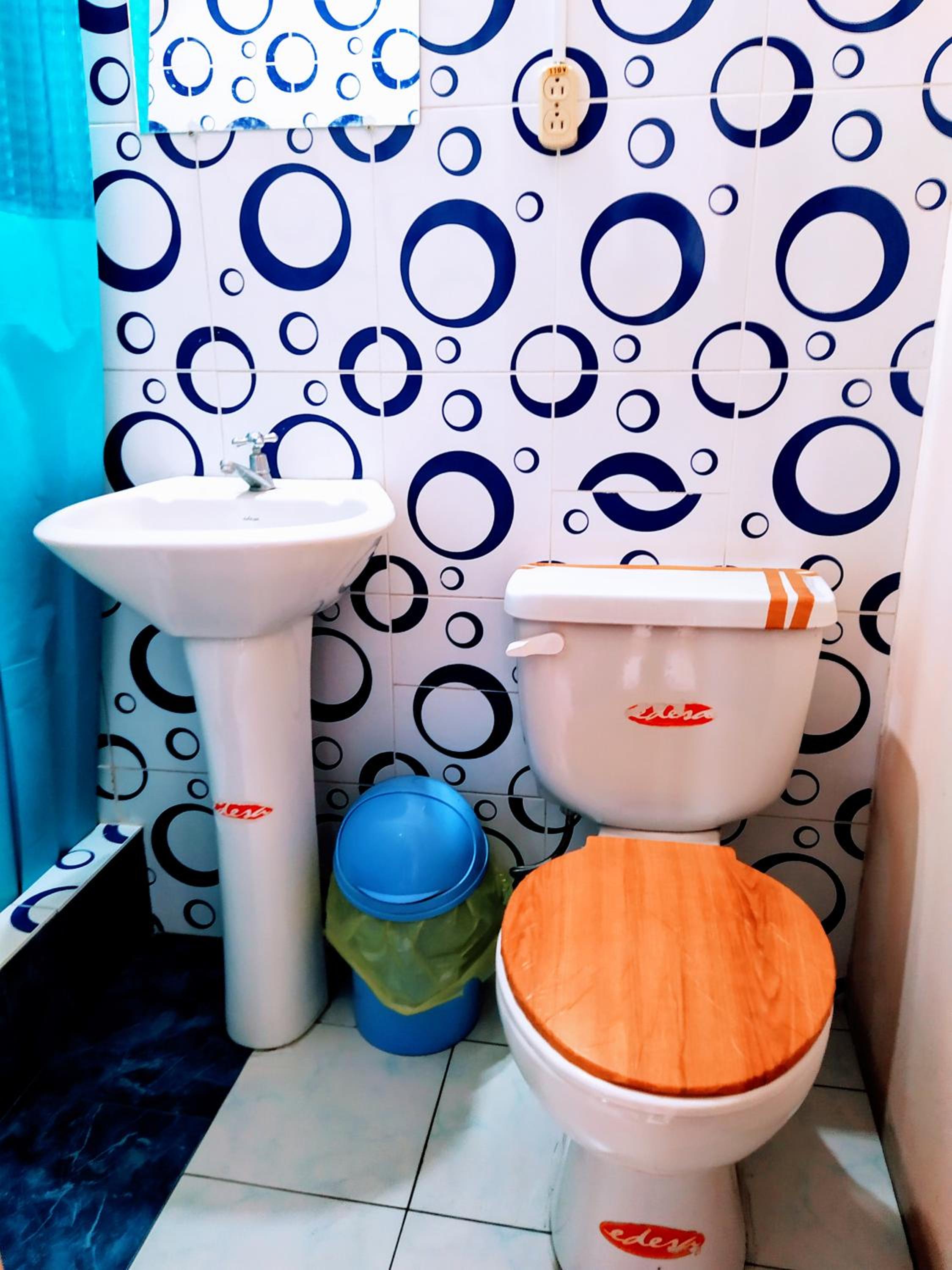 Hostal Latitud Ecuem