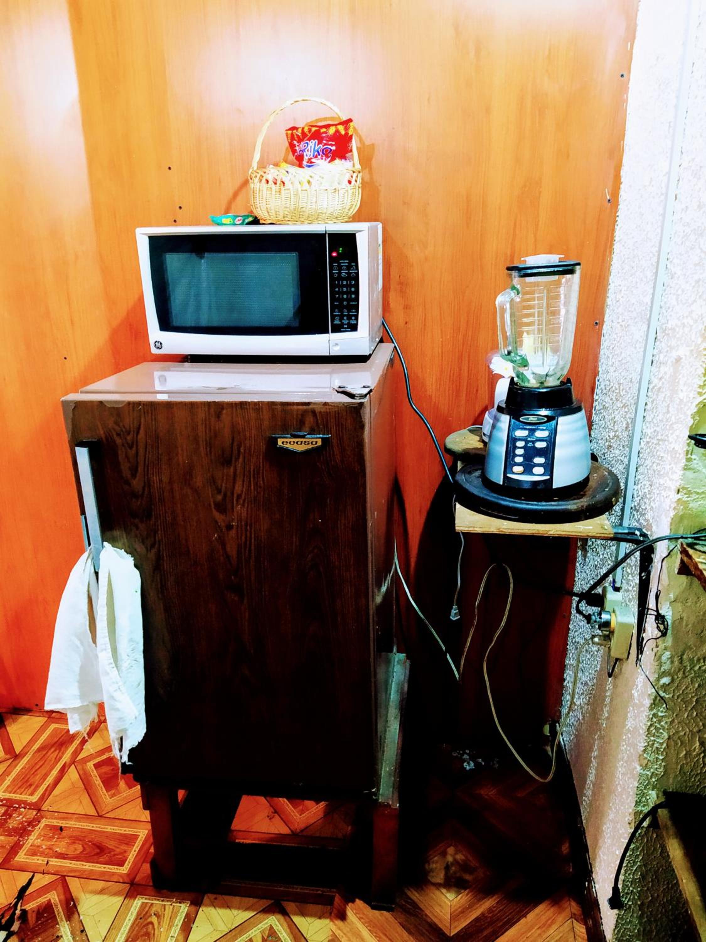 Hostal Latitud Ecuem