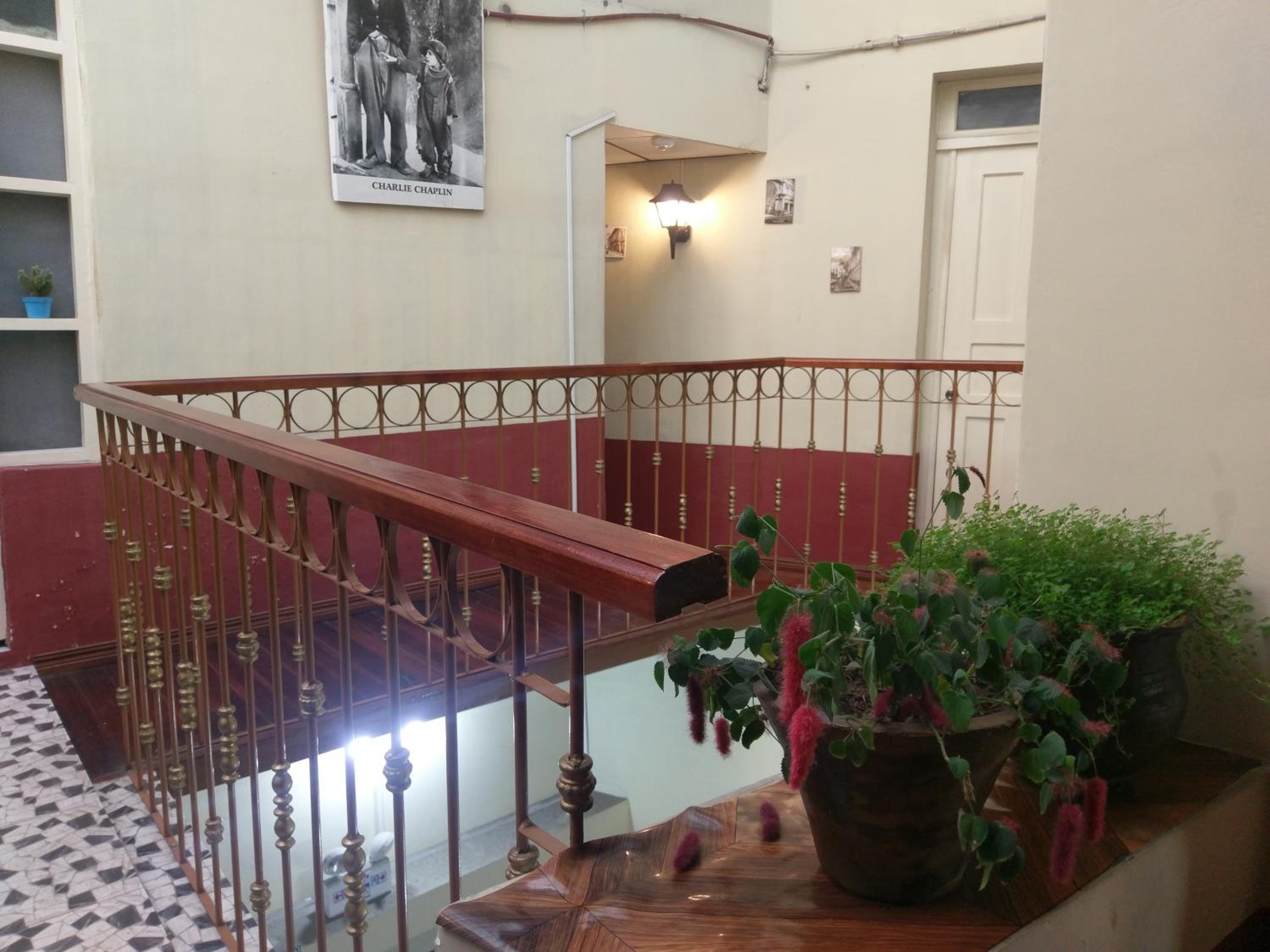 Hostal Latitud Ecuem