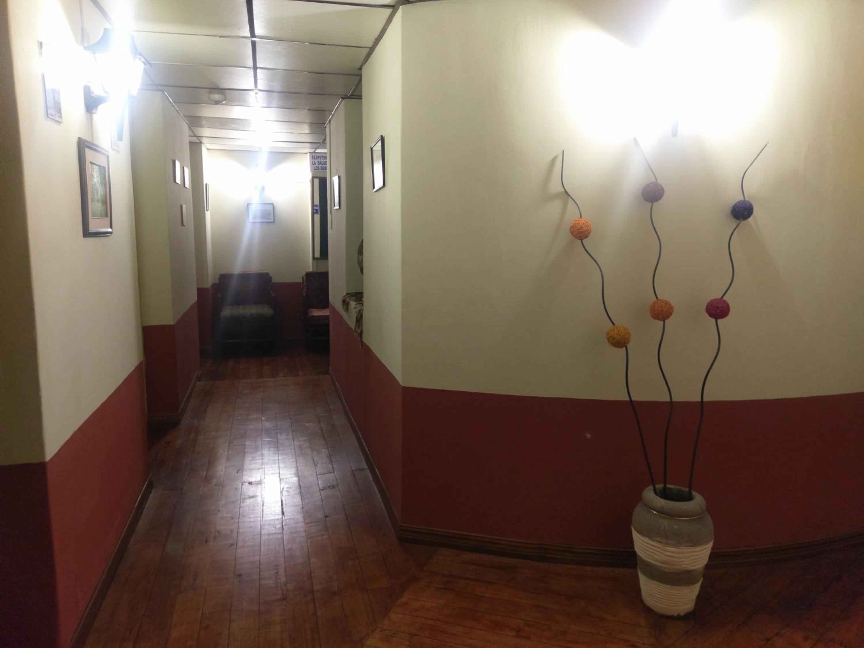 Hostal Latitud Ecuem