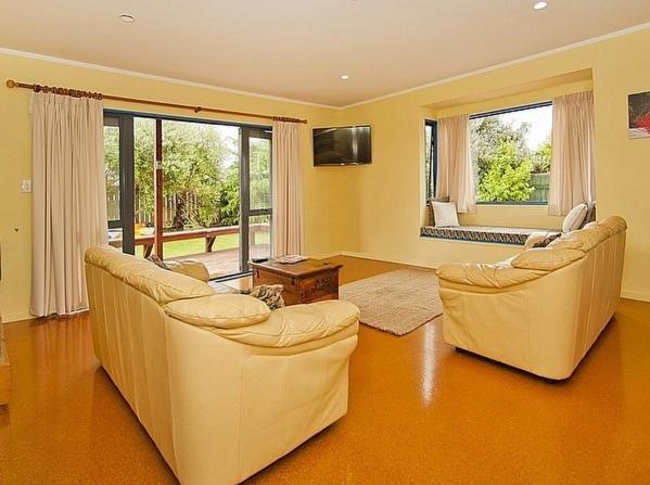 Castleview Getaway Matarangi - Matarangi Home view 5