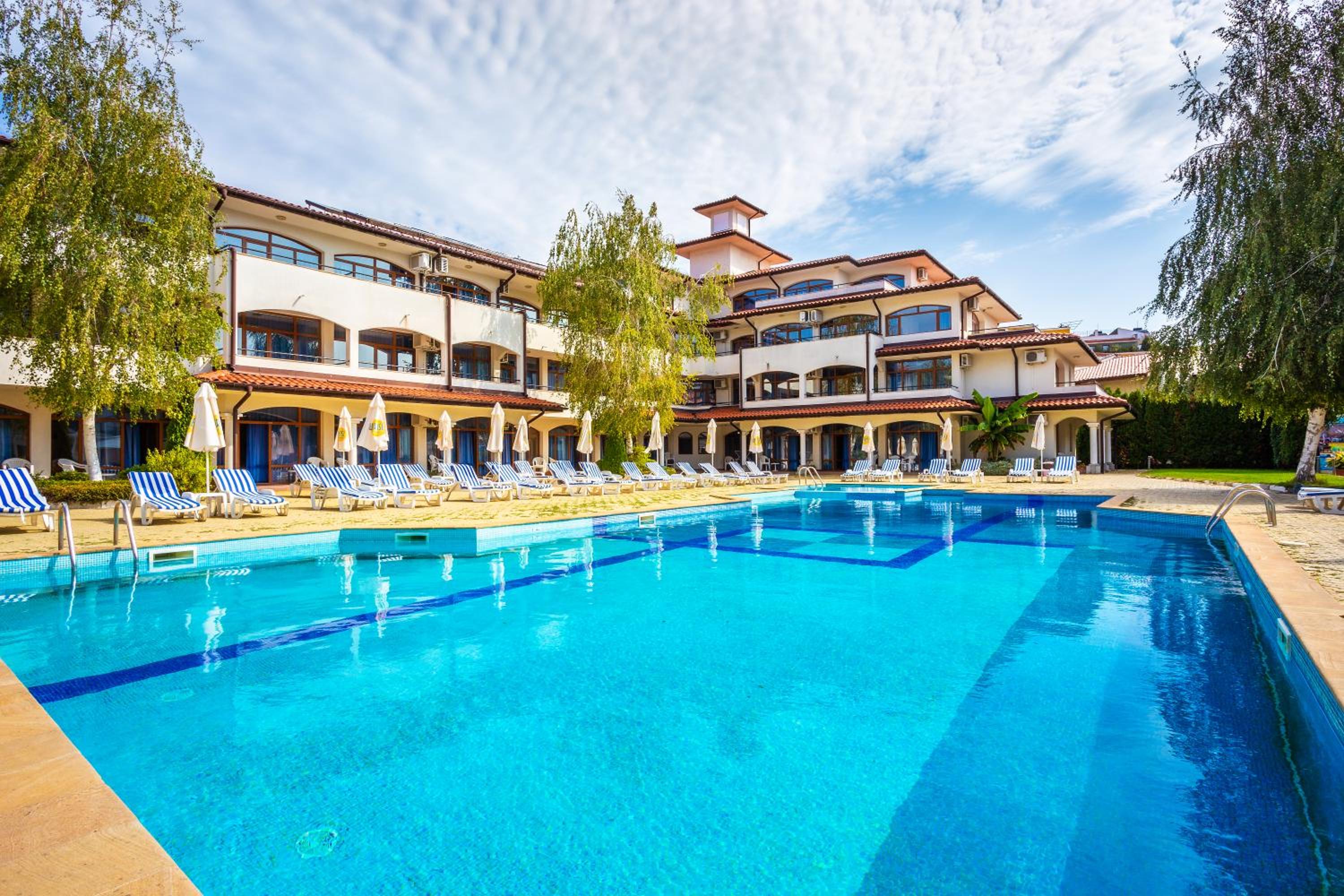 swimming pool