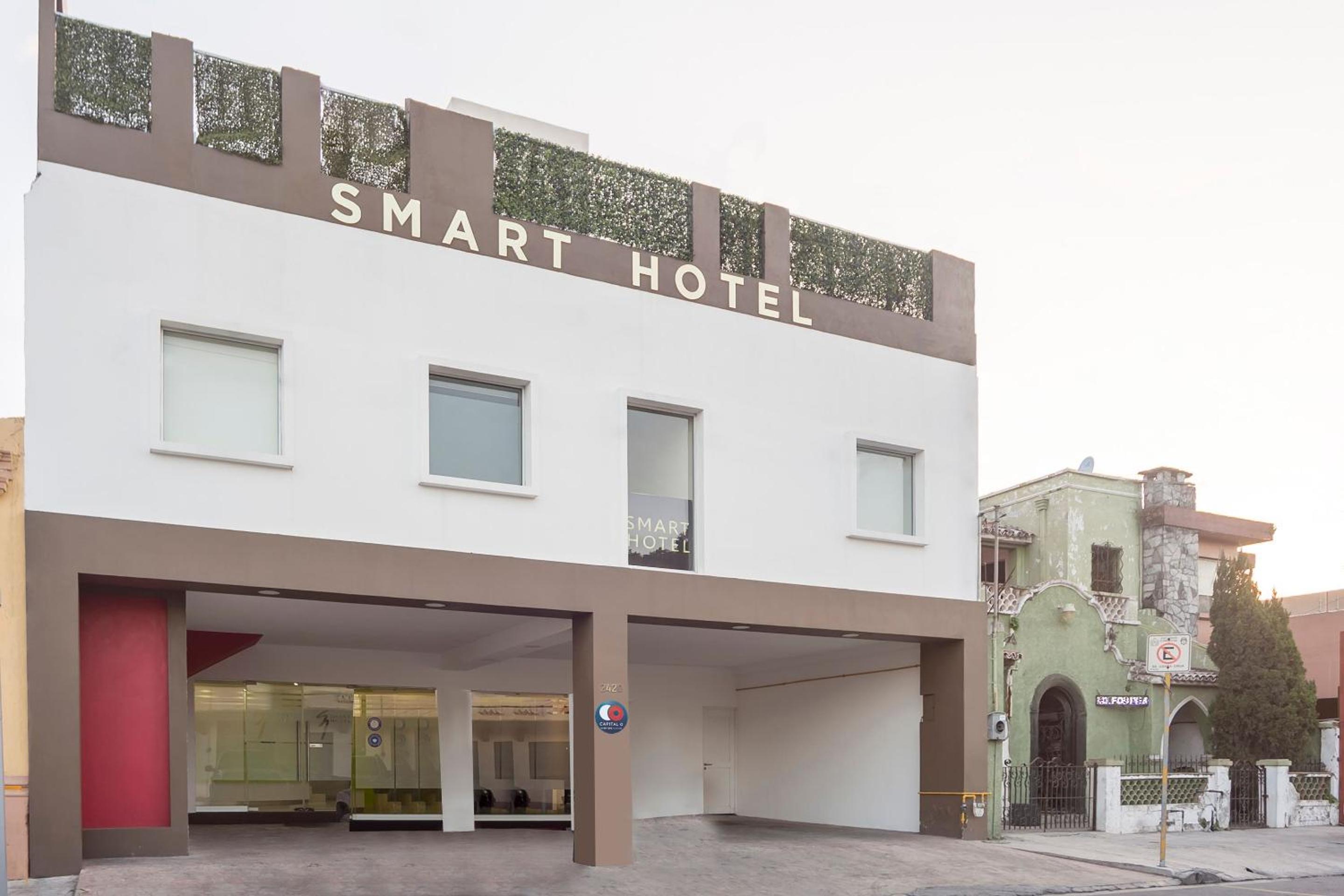 Hotel Smart Hotel Monterrey - Image 1