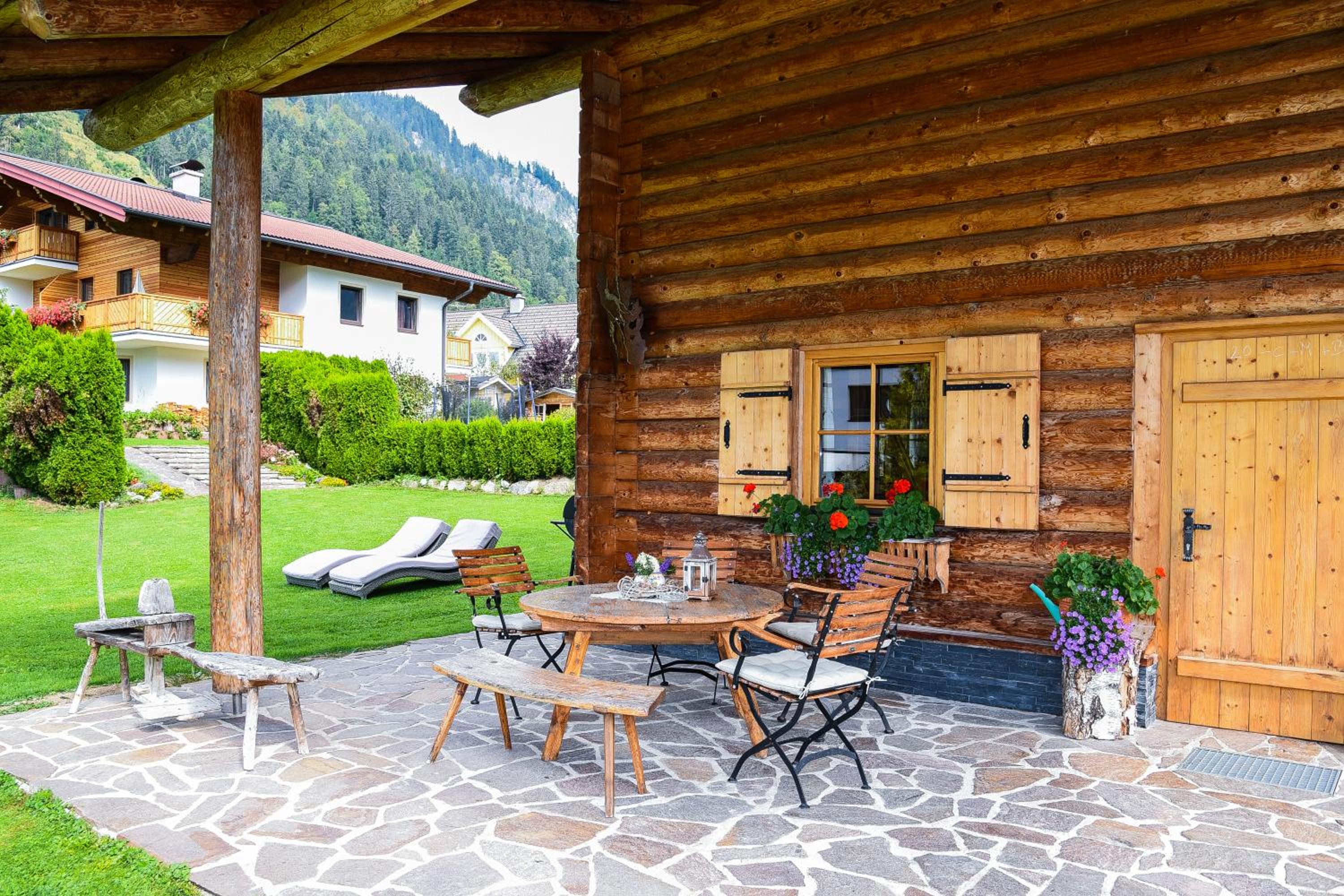 Almchalet Alpenflora view 5