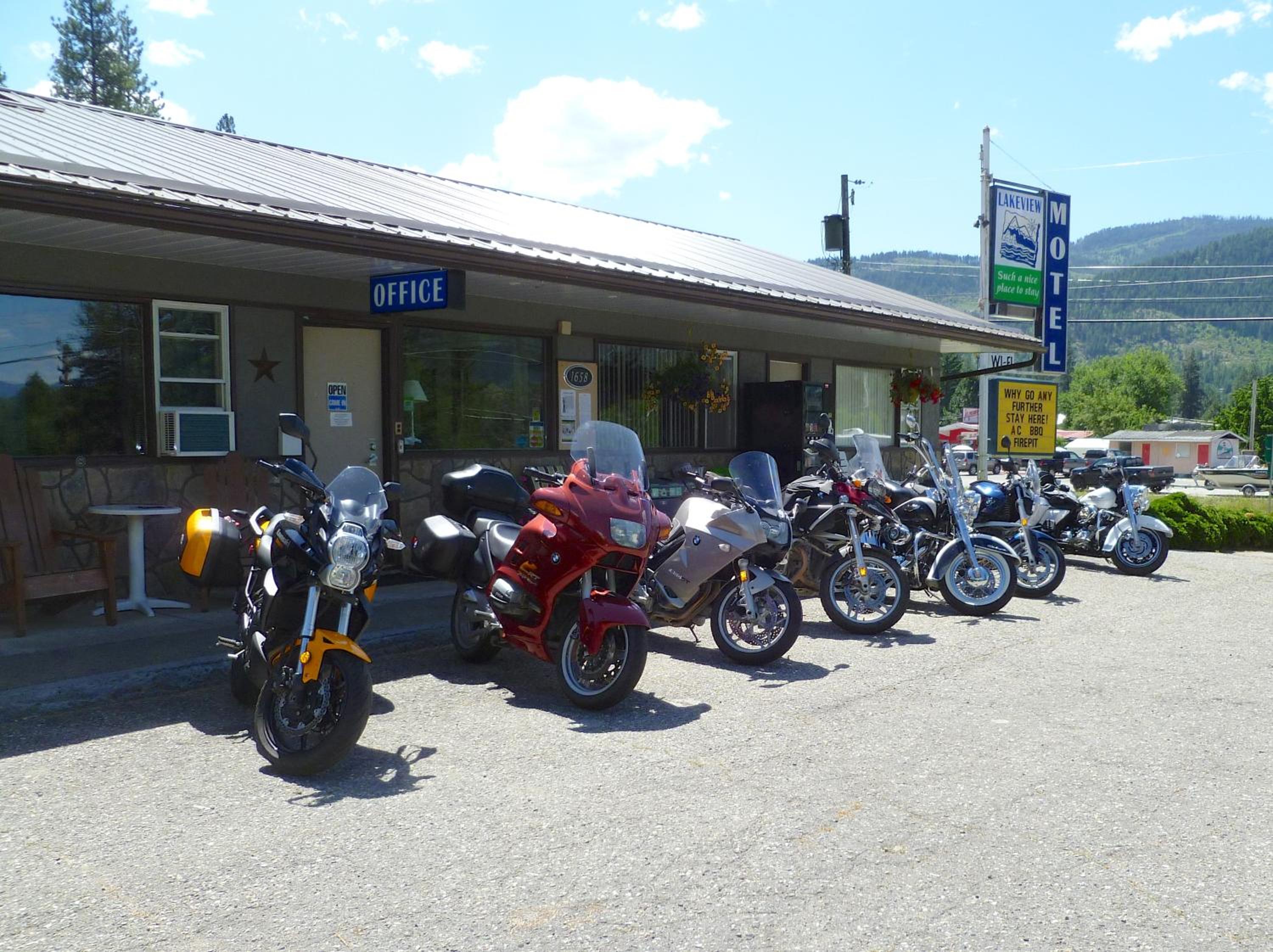Lakeview Motel