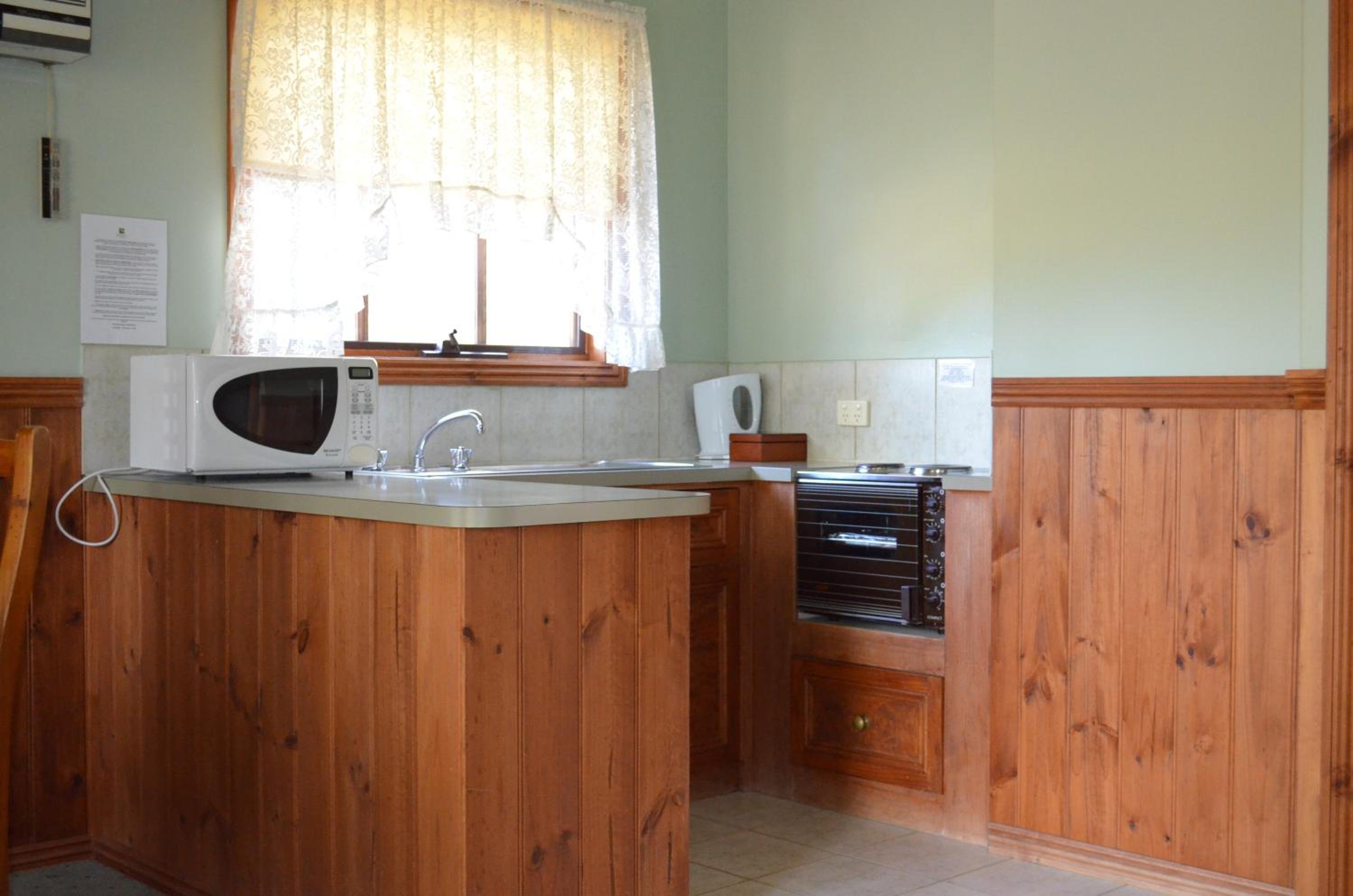 Mountain View Motor Inn & Holiday Lodges