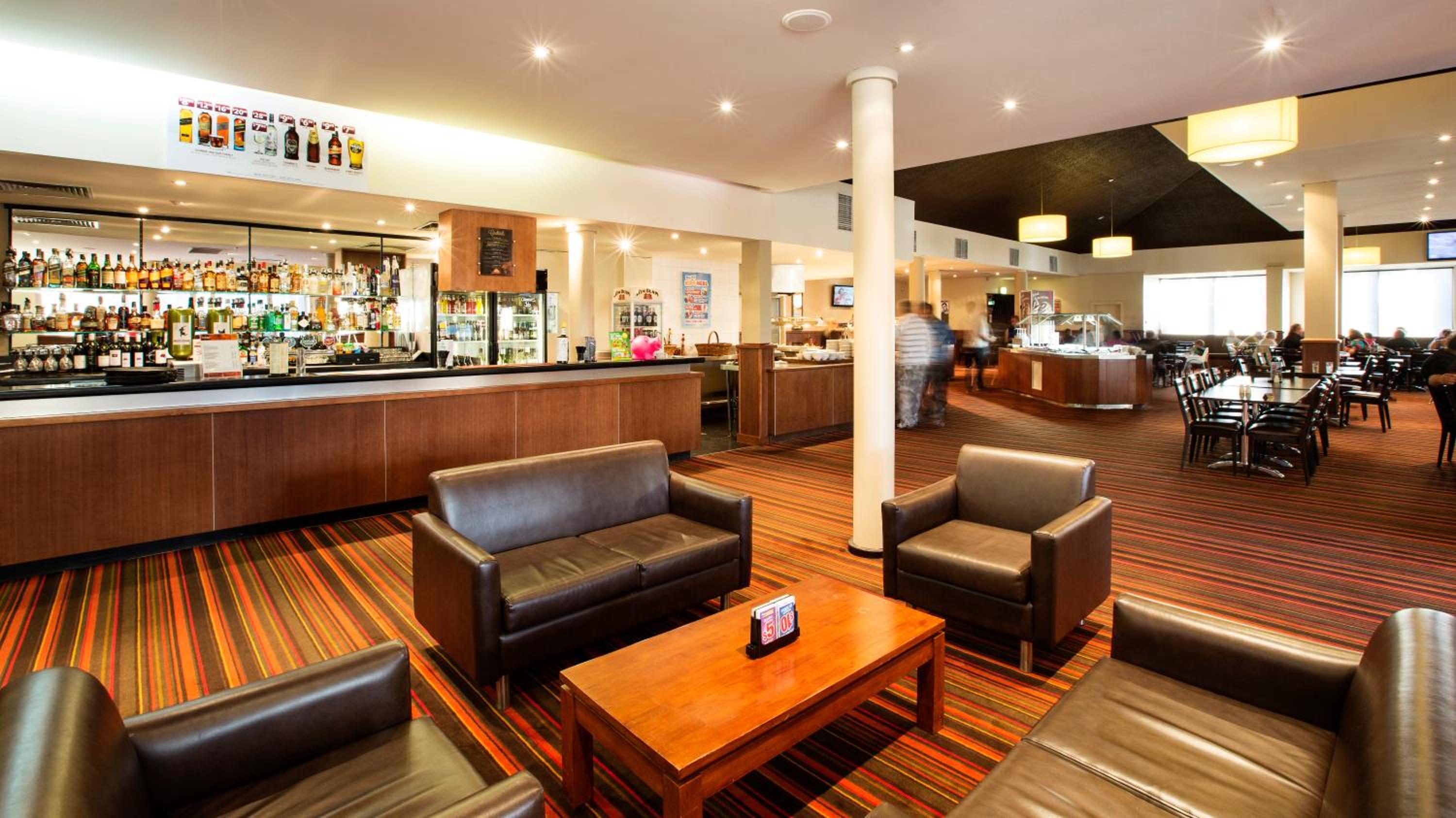 Nightcap at Gateway Hotel