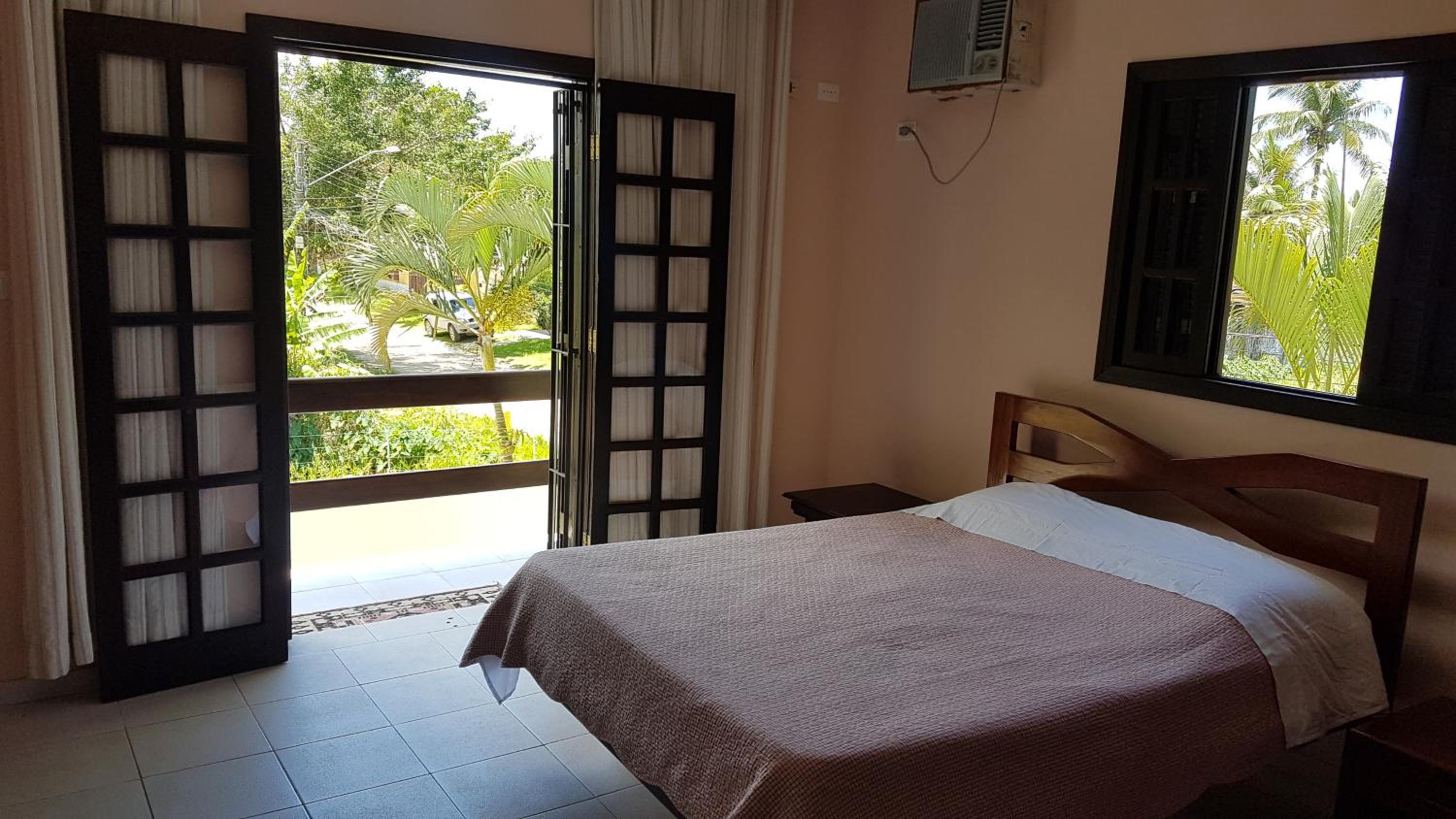 Casa na praia do Indaia piscina, bilhar, 5 quartos e vista