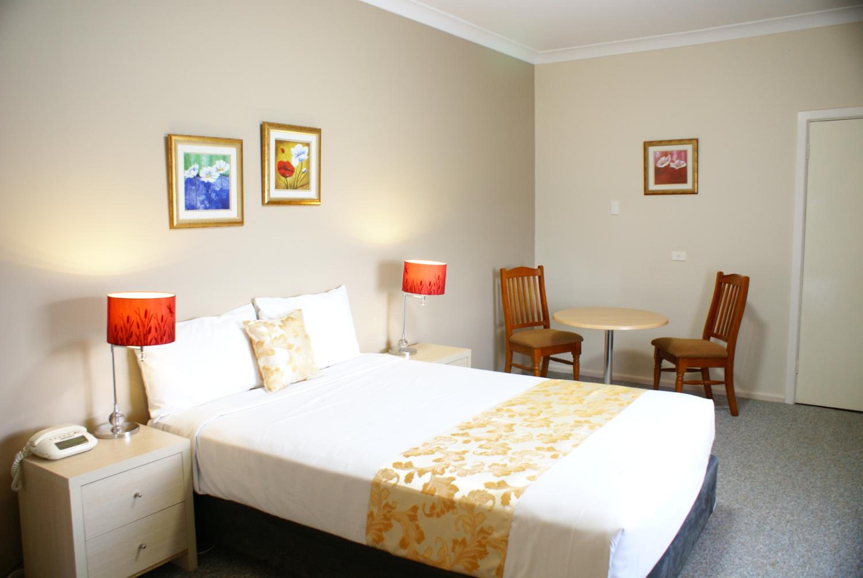 Country Lodge Motor Inn
